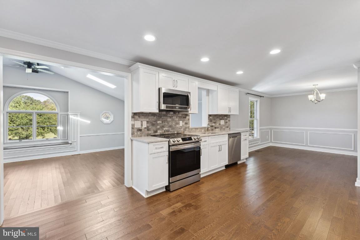 Real estate listing preview #12