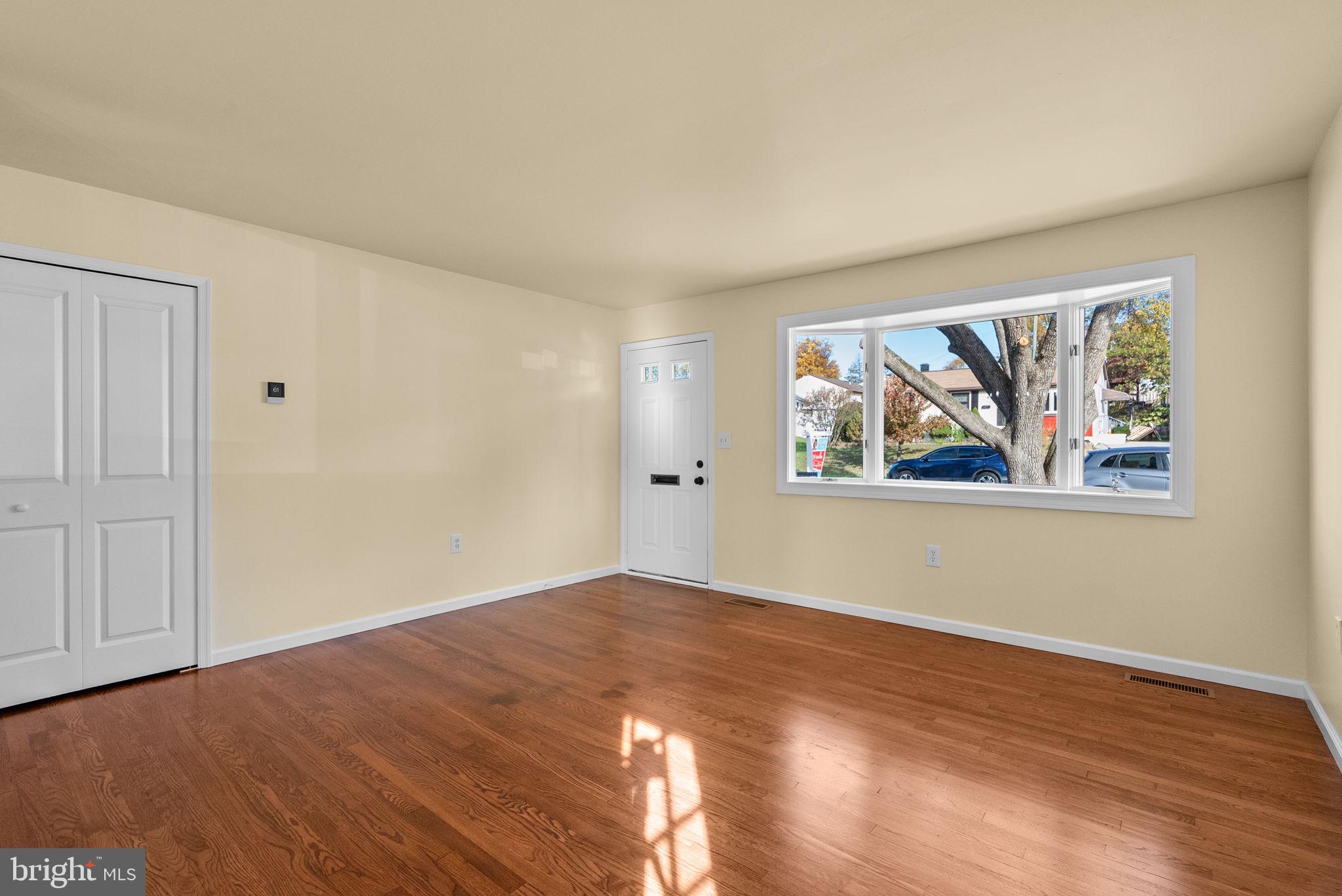 Real estate listing preview #4