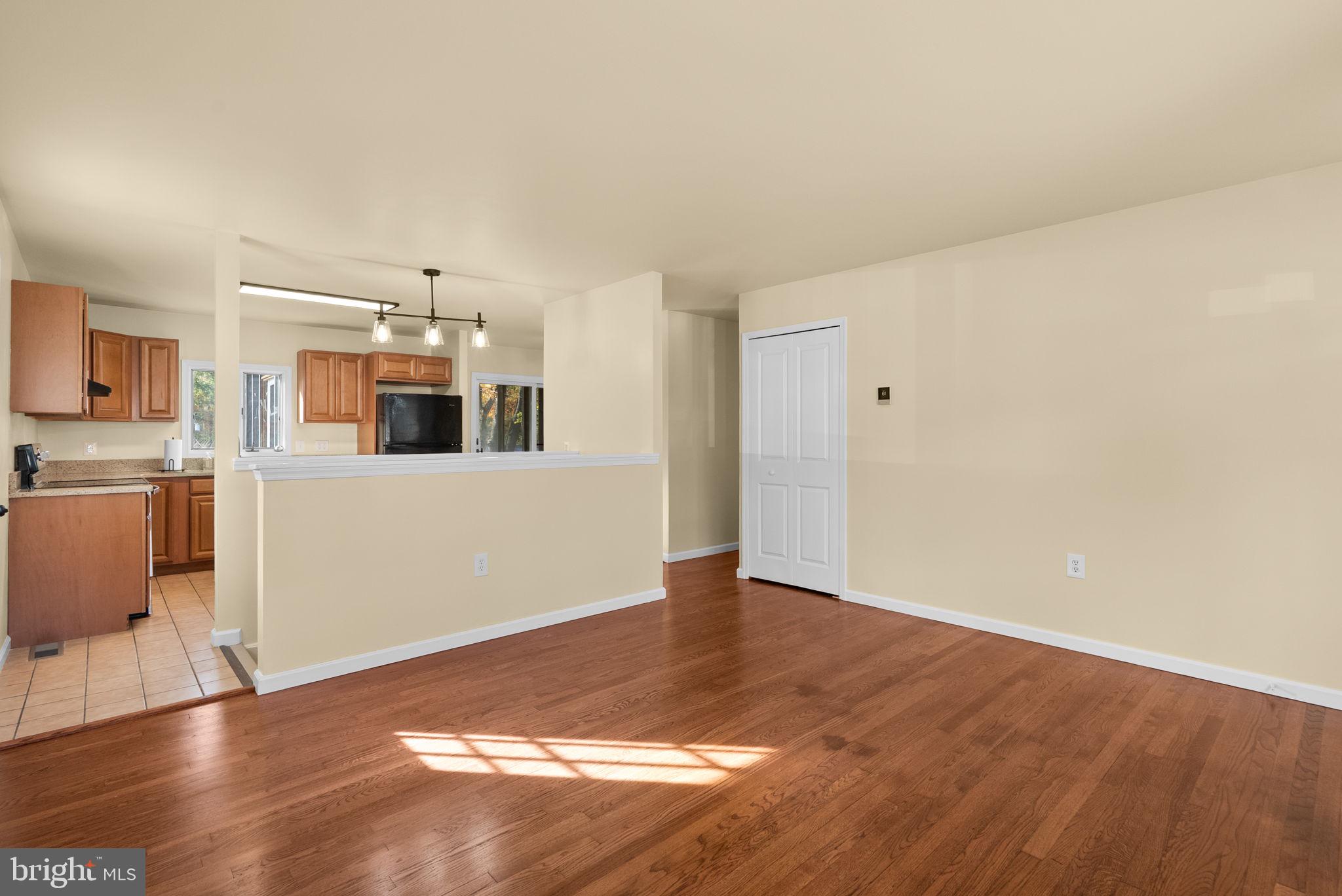 Real estate listing preview #5