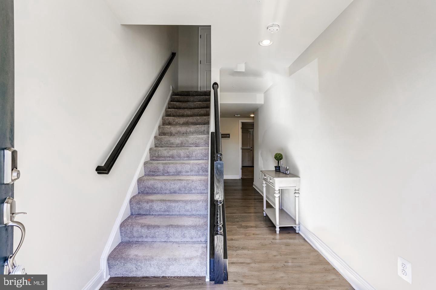 Real estate listing preview #3