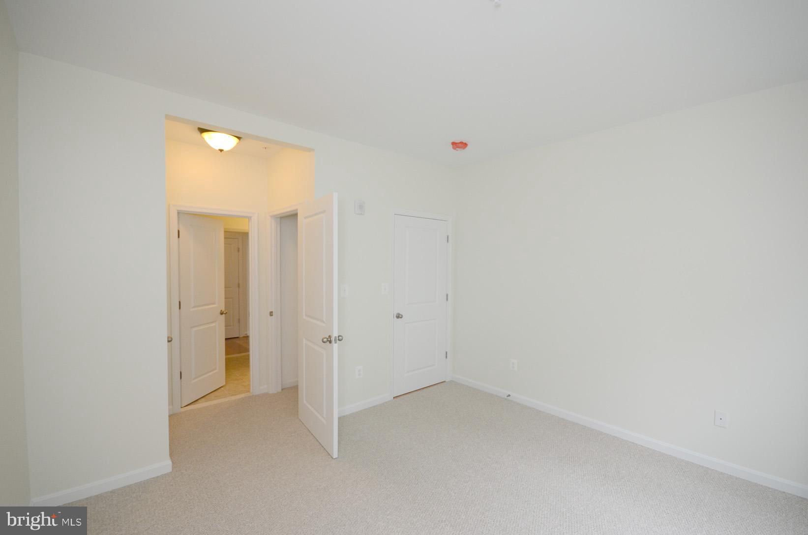 Real estate listing preview #7