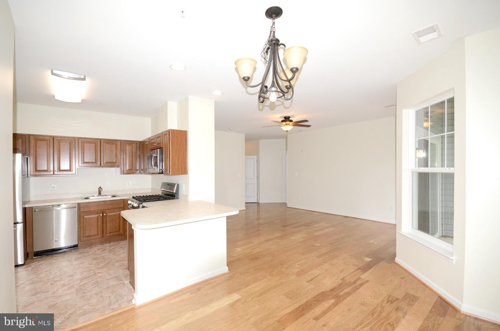 Real estate listing preview #24