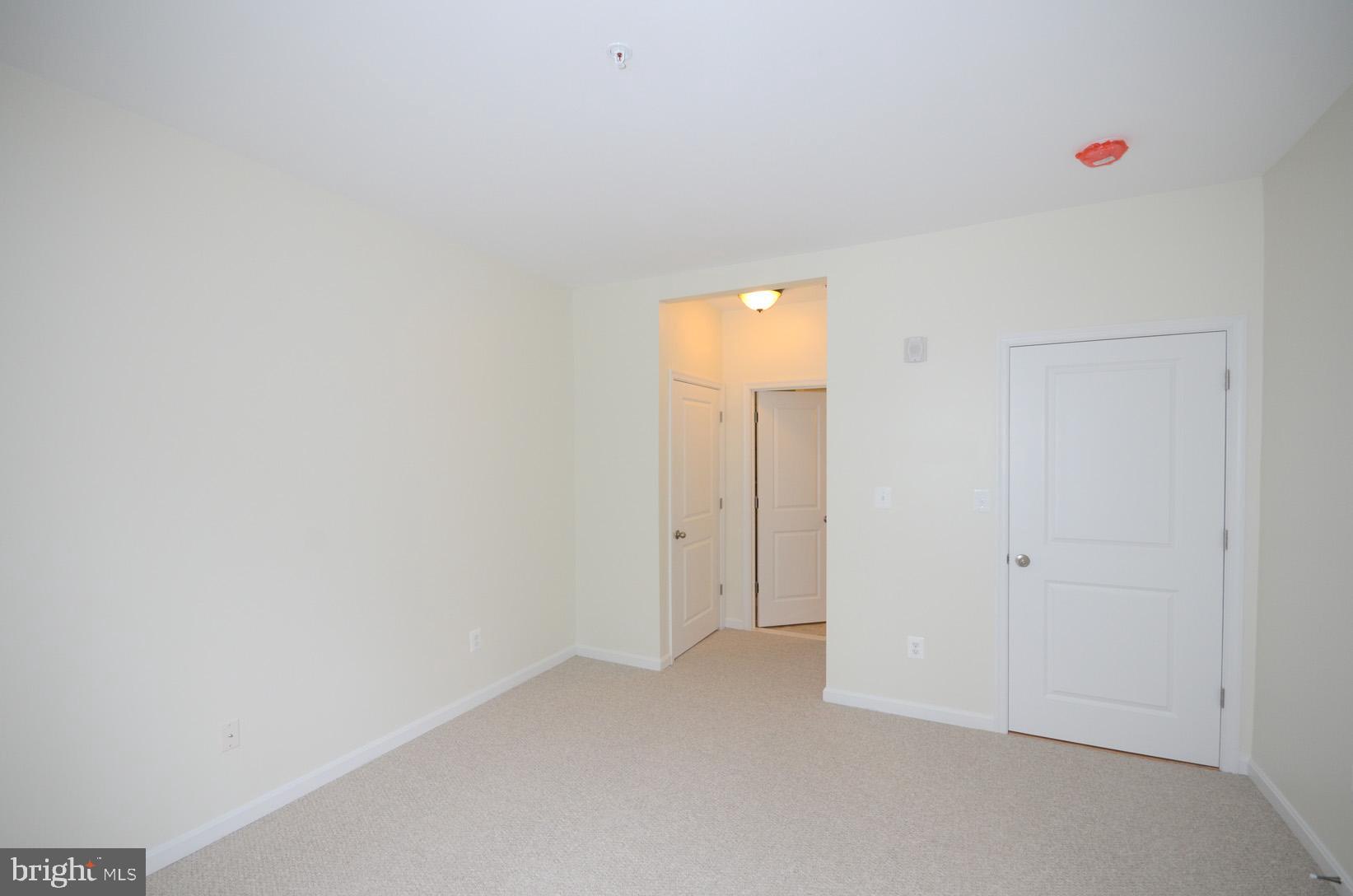 Real estate listing preview #5