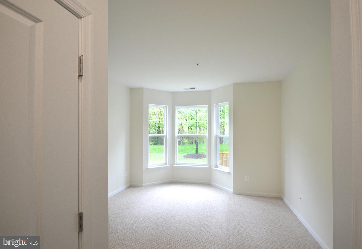 Real estate listing preview #2