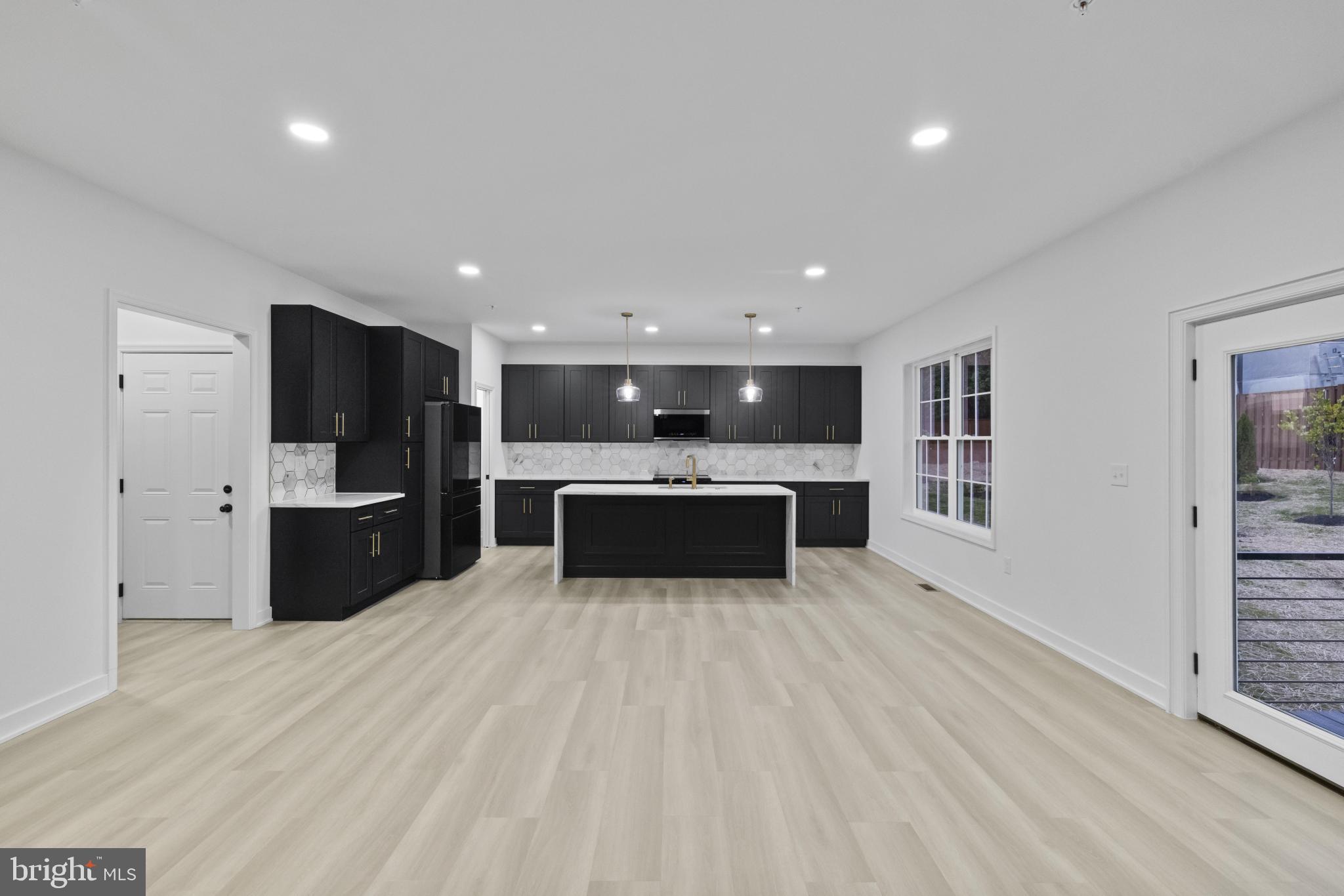 Real estate listing preview #11