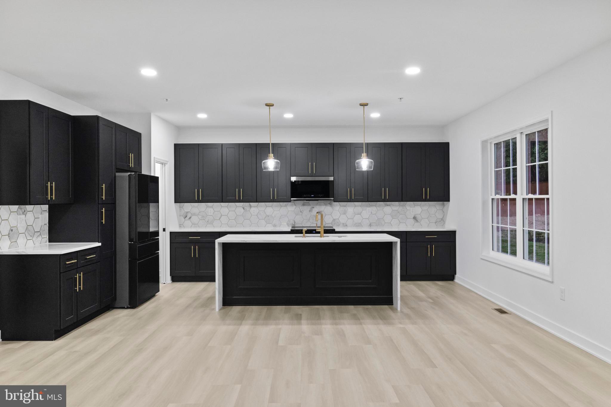 Real estate listing preview #10