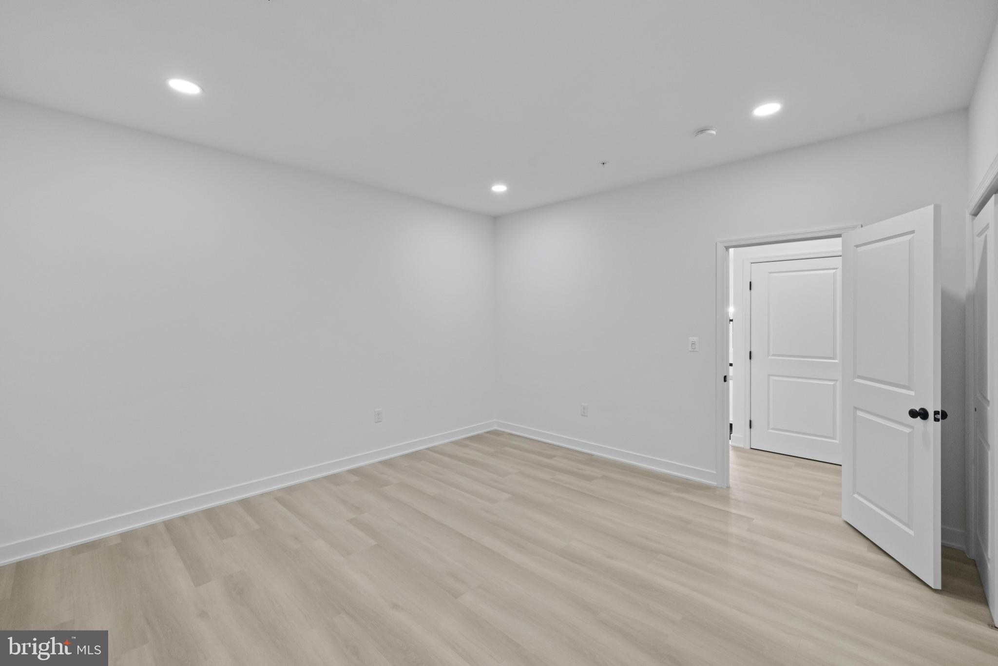 Real estate listing preview #38