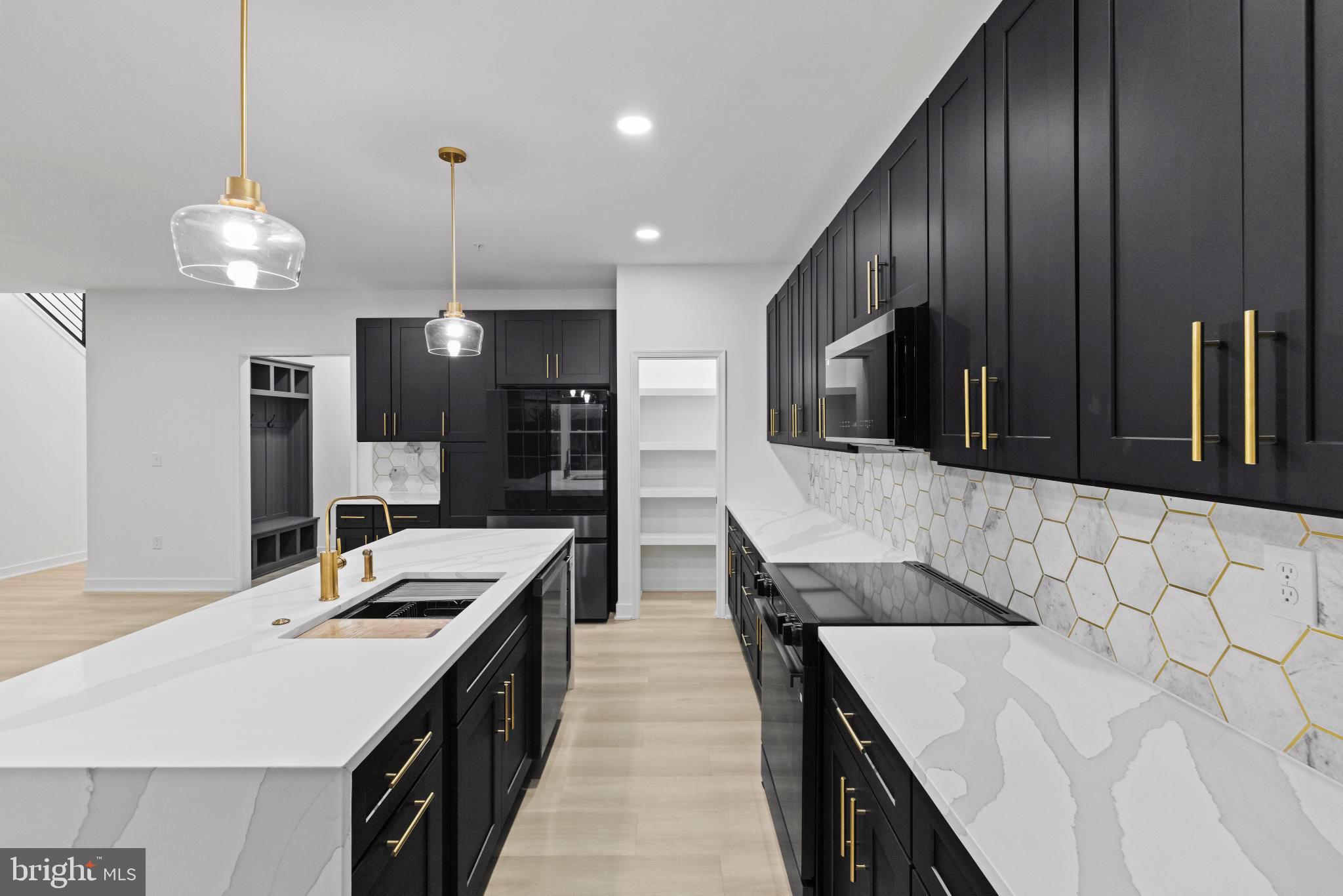 Real estate listing preview #3