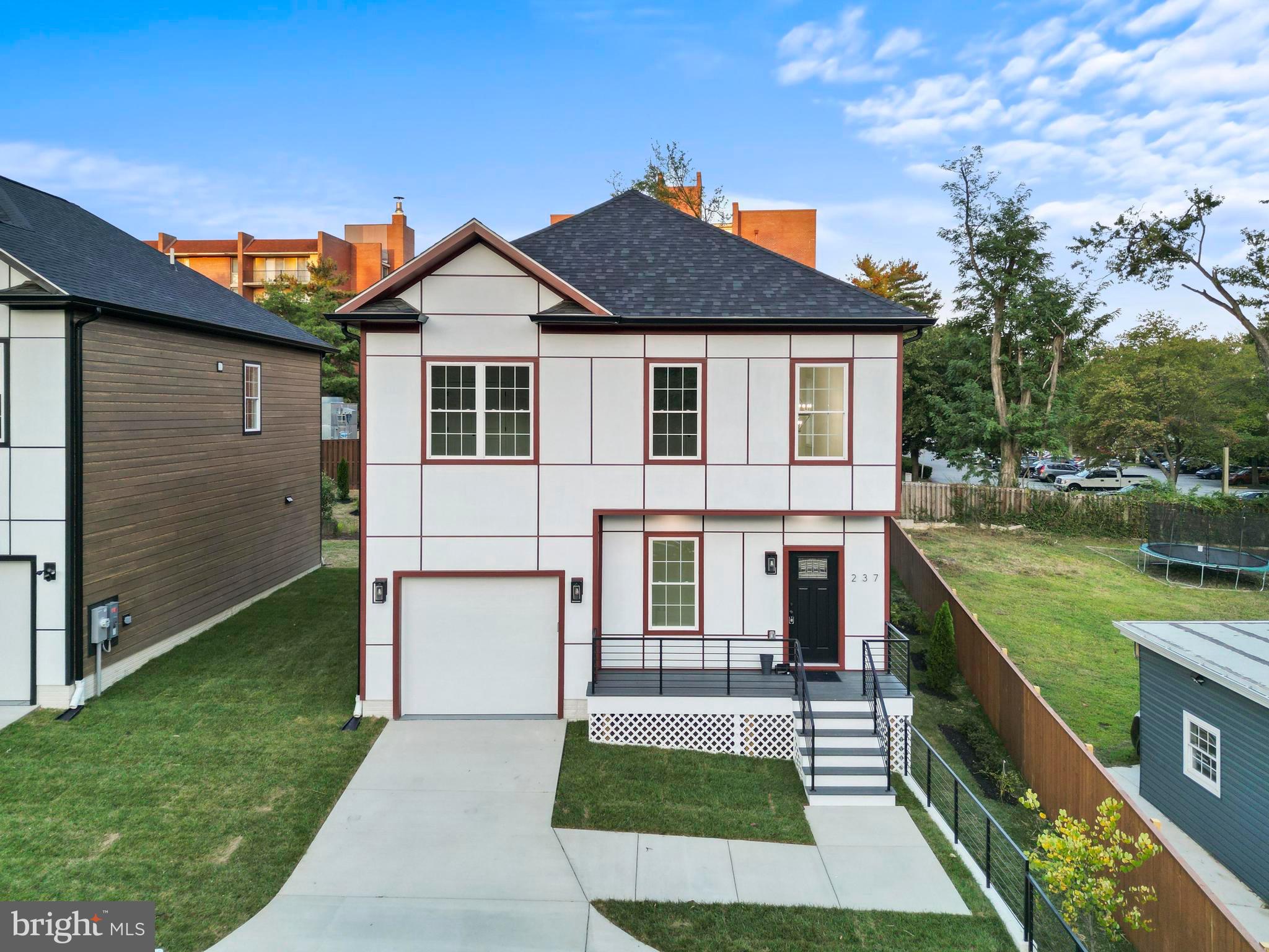 Real estate listing preview #1