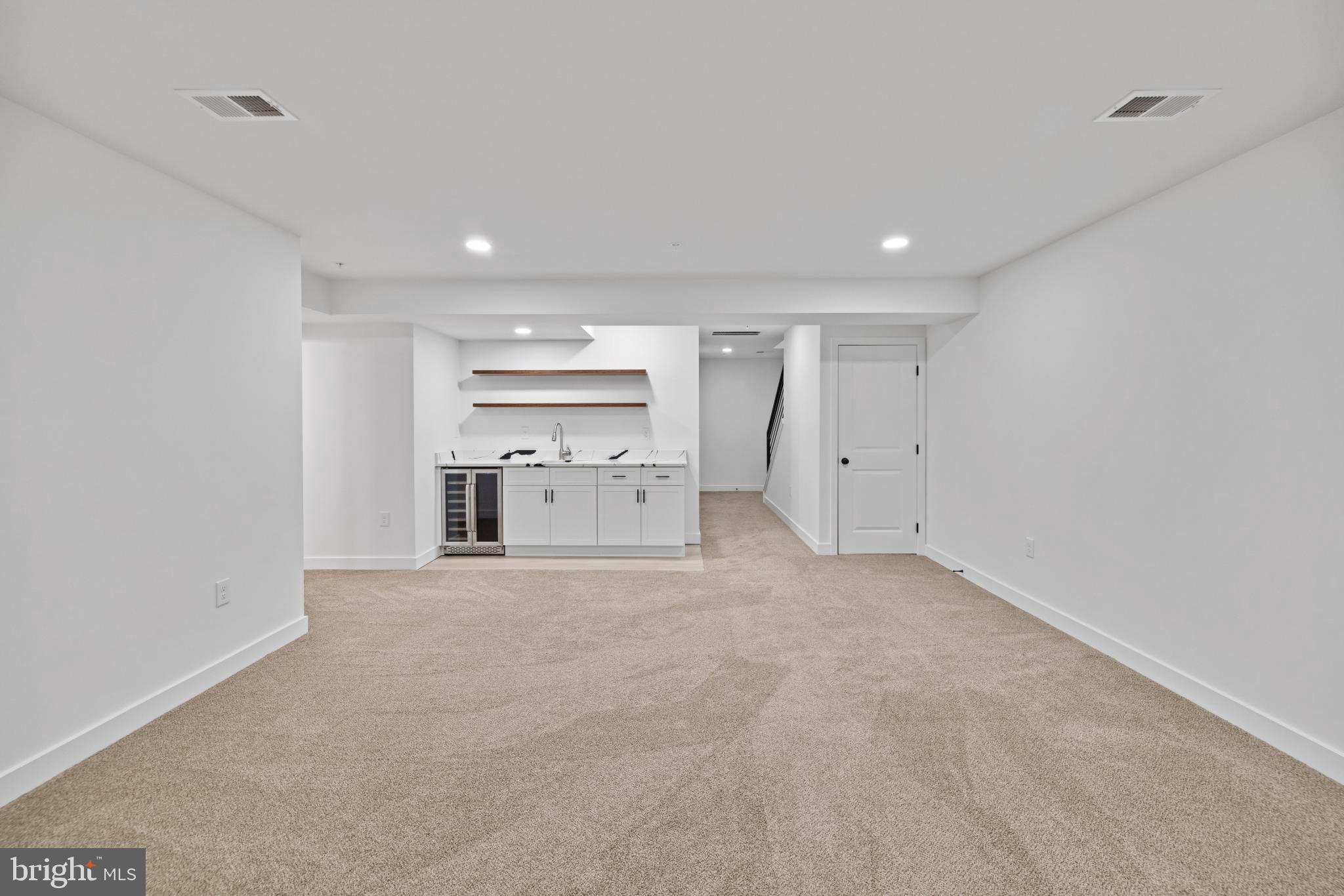 Real estate listing preview #24