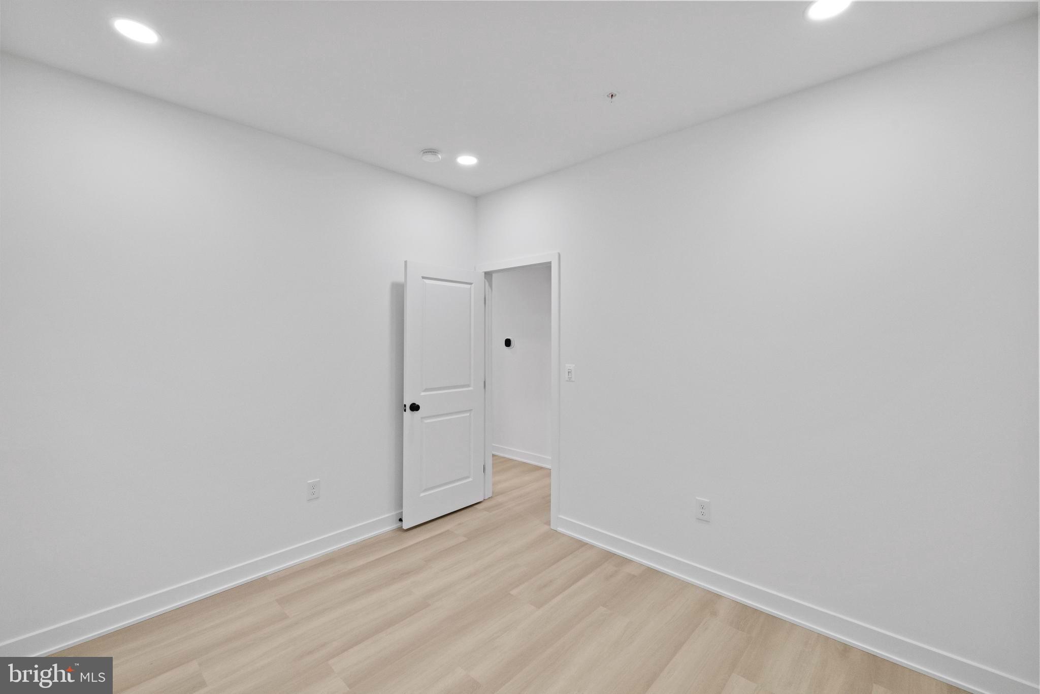 Real estate listing preview #34