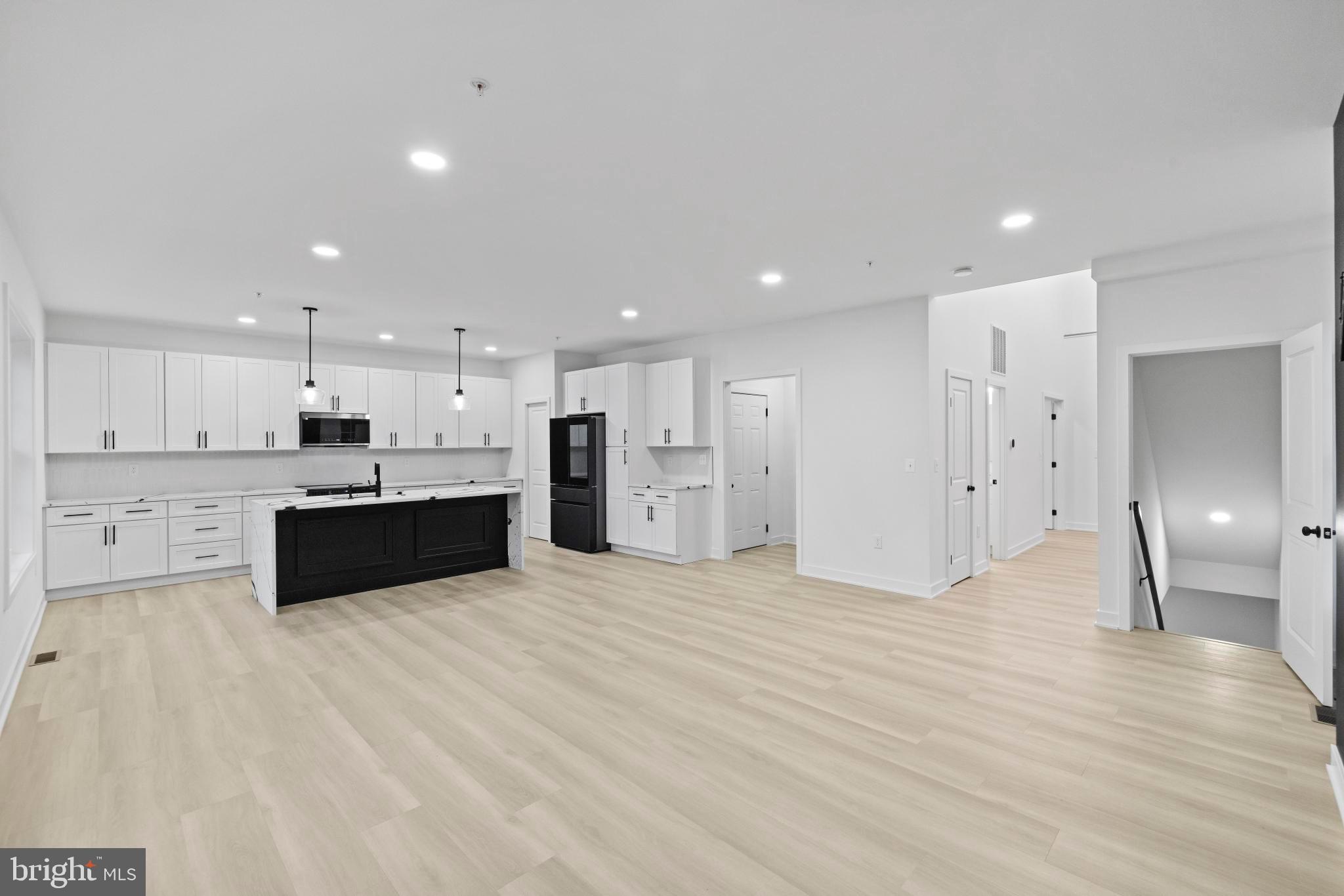 Real estate listing preview #25