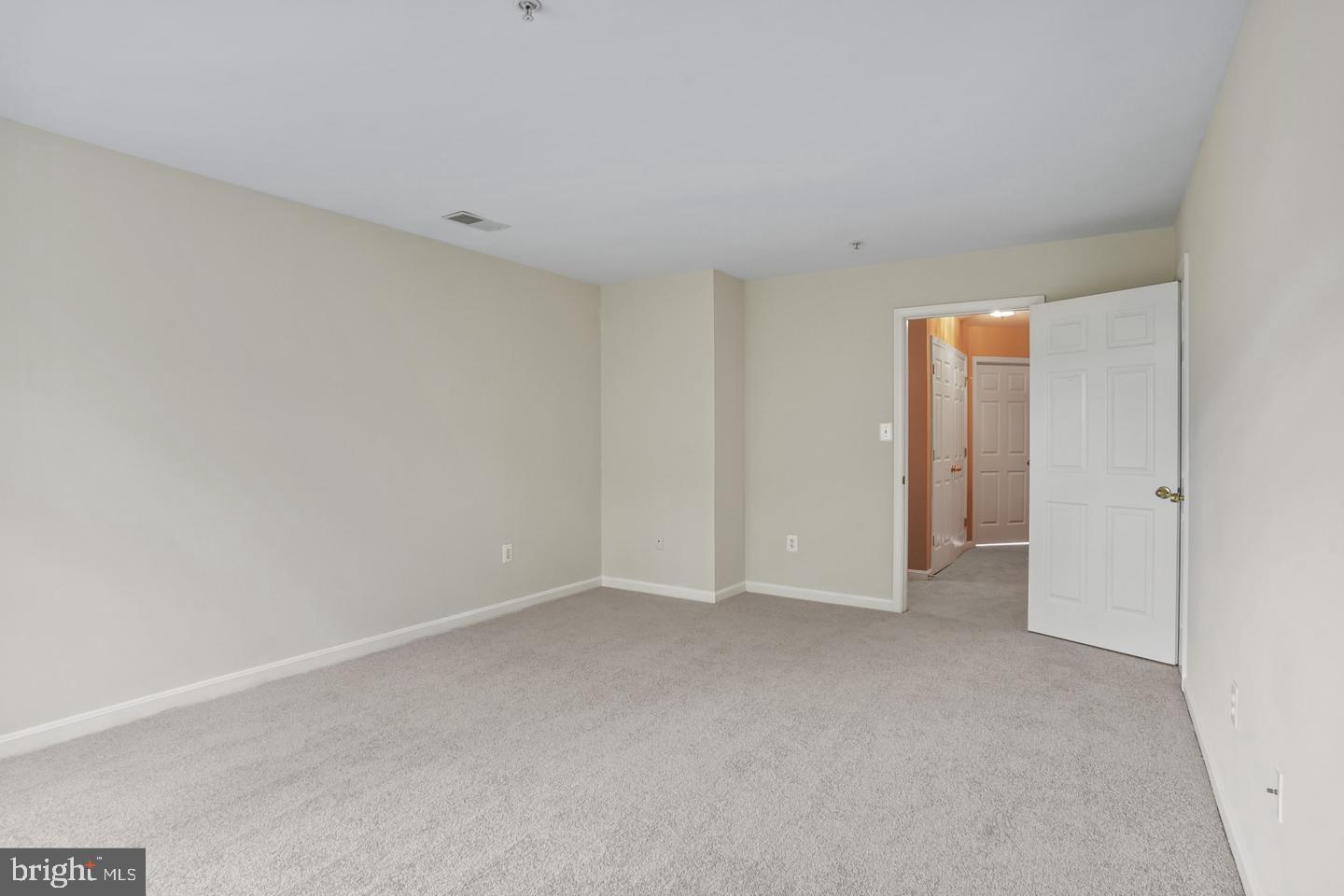 Real estate listing preview #11