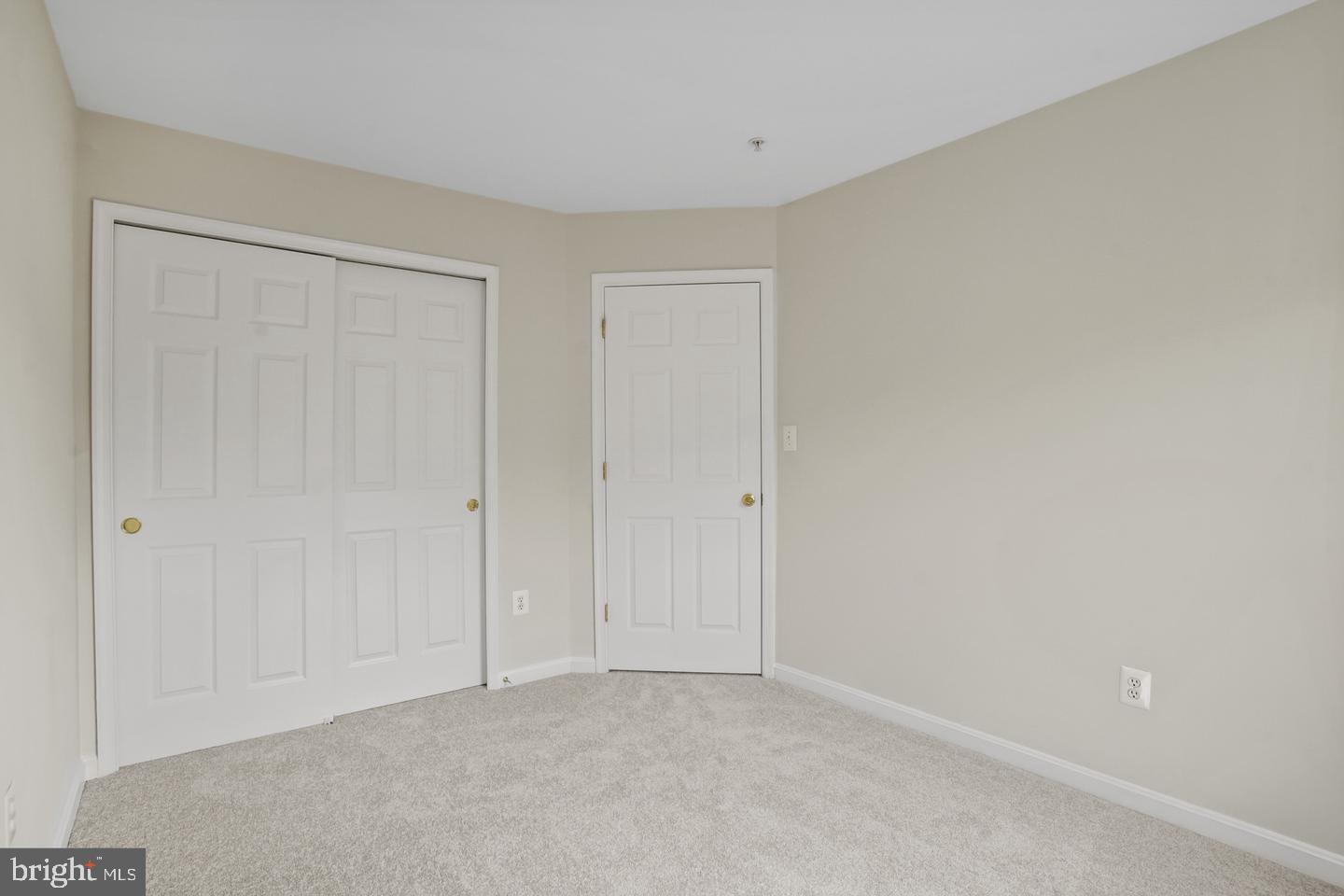 Real estate listing preview #24