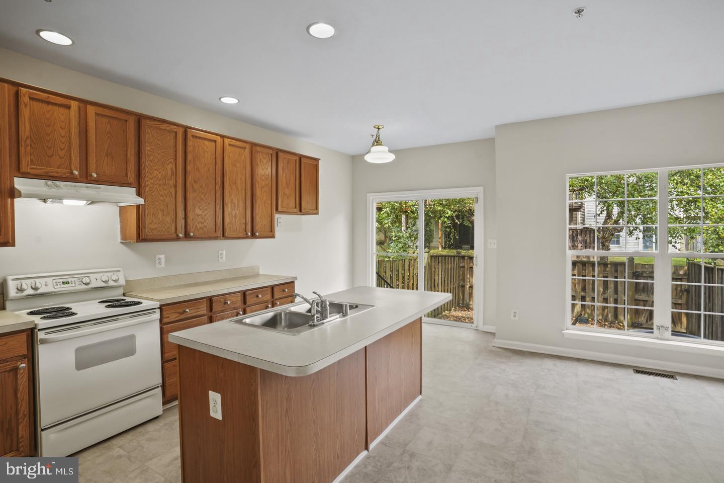 Real estate listing preview #17