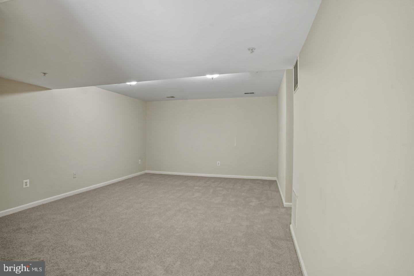 Real estate listing preview #32