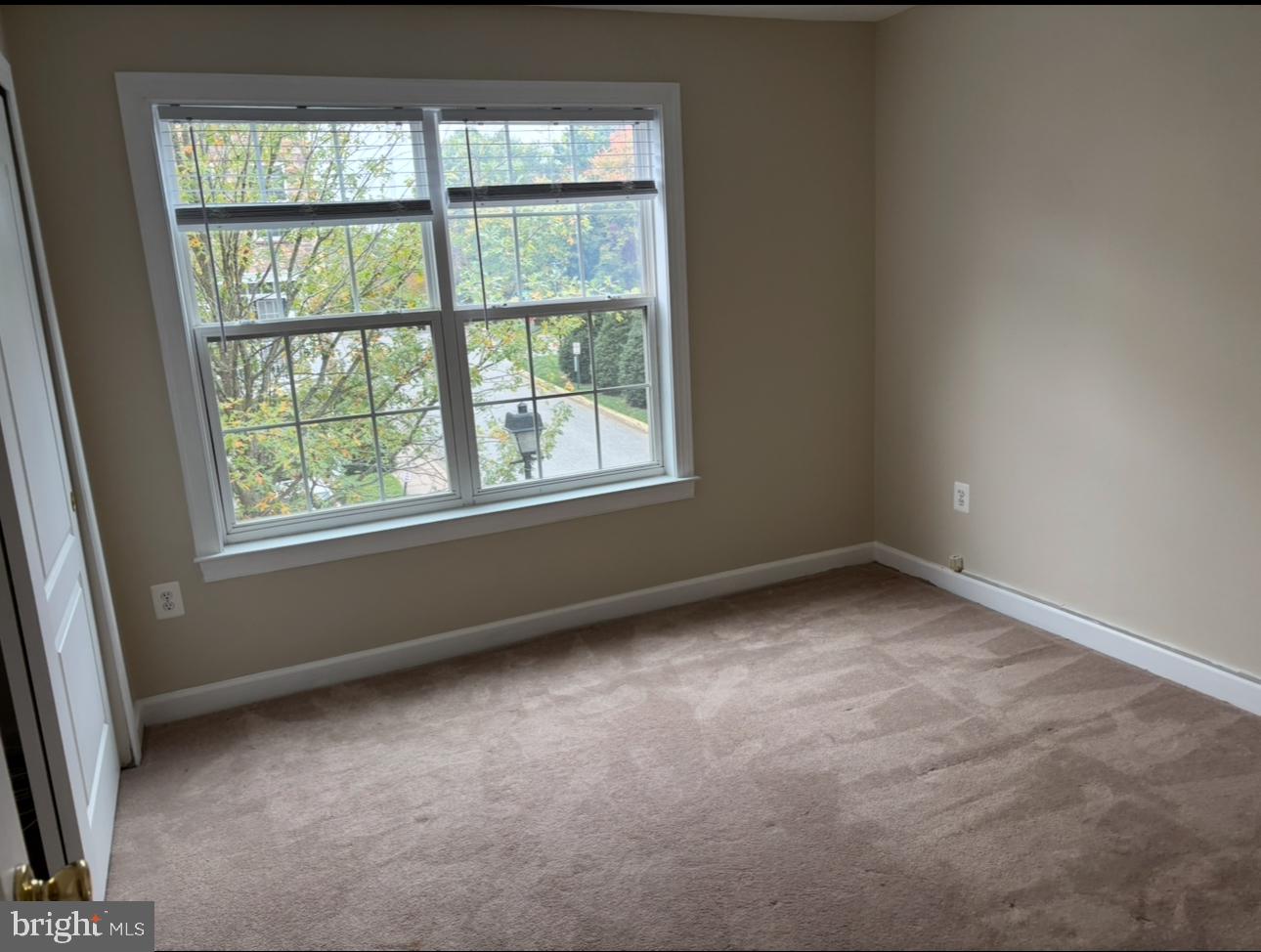 Real estate listing preview #9