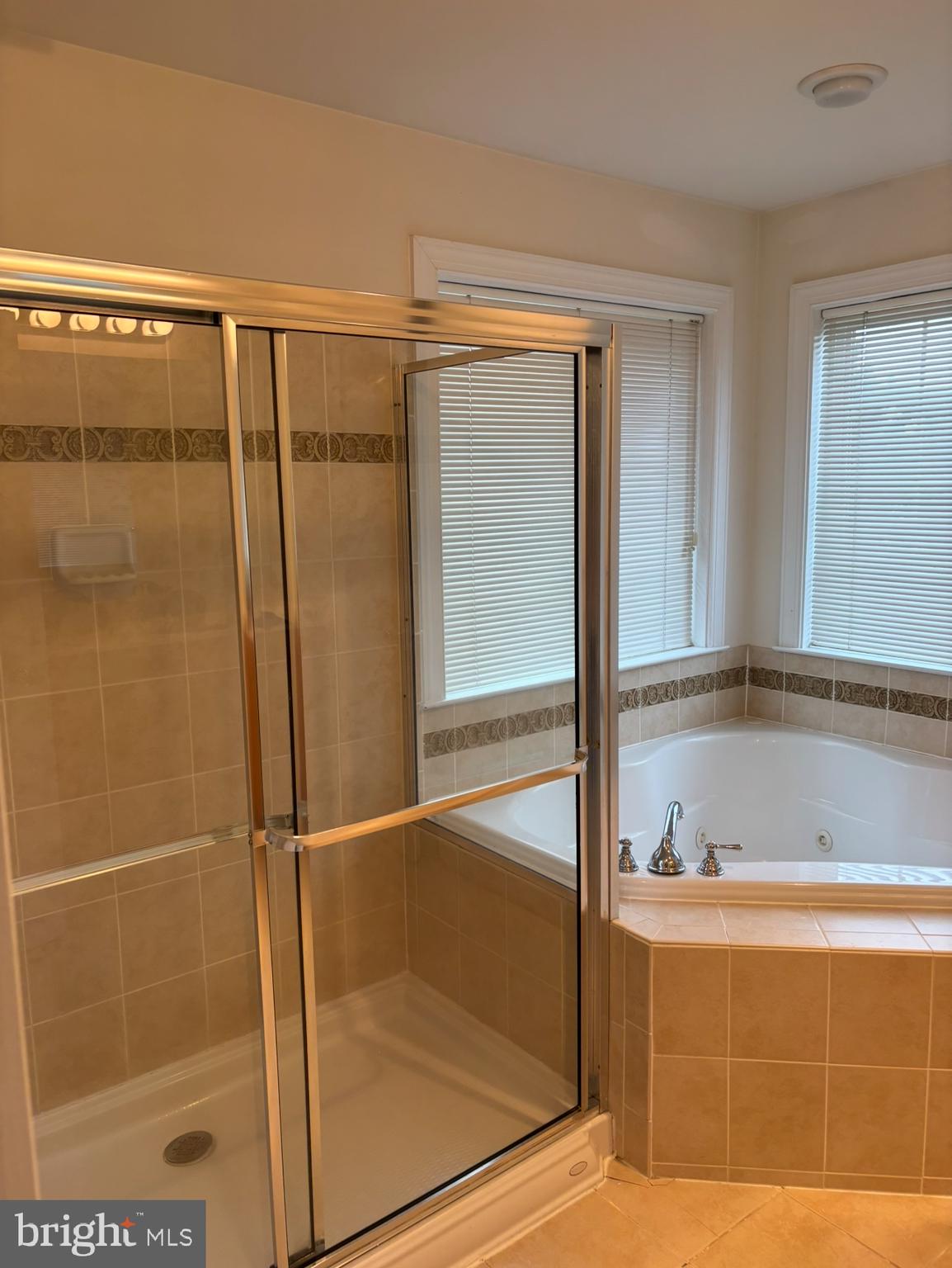 Real estate listing preview #18