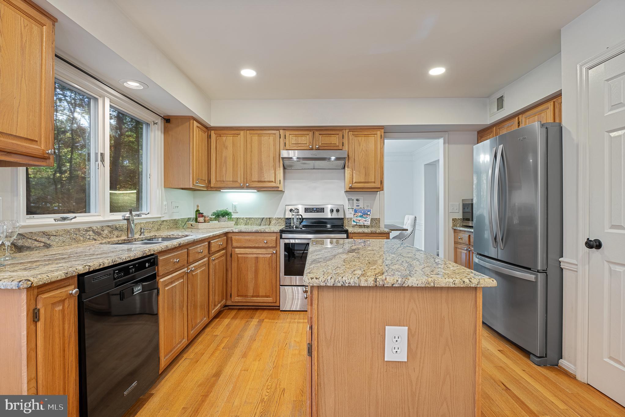 Real estate listing preview #24