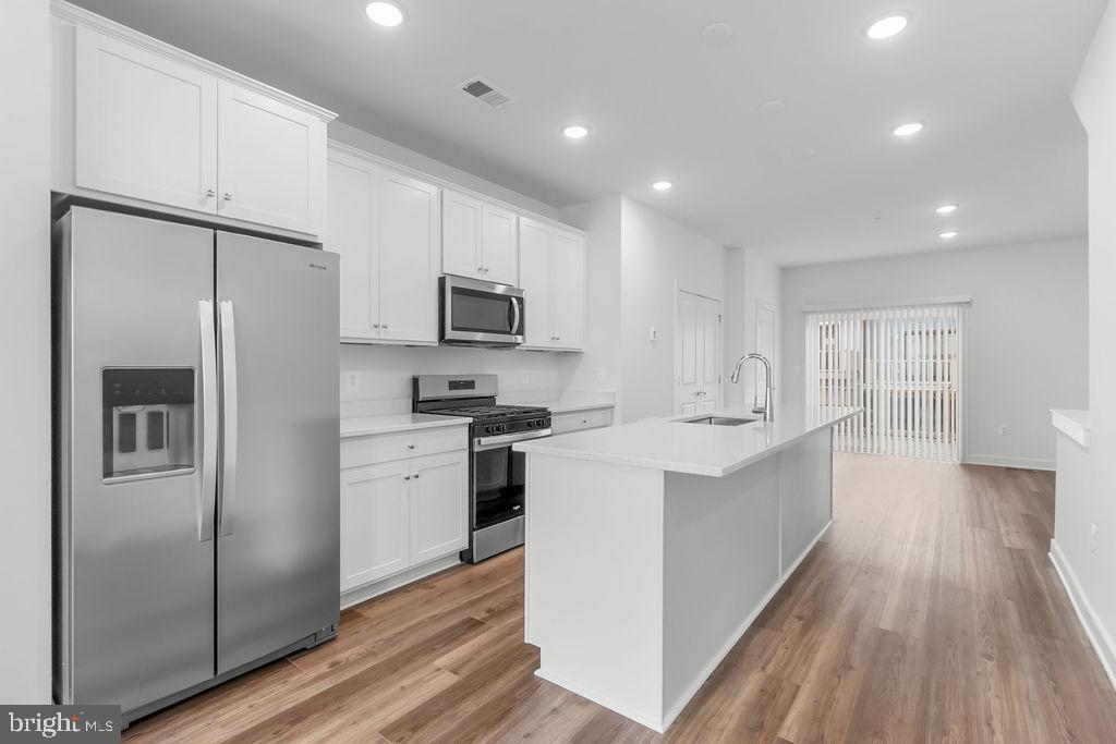 Real estate listing preview #11