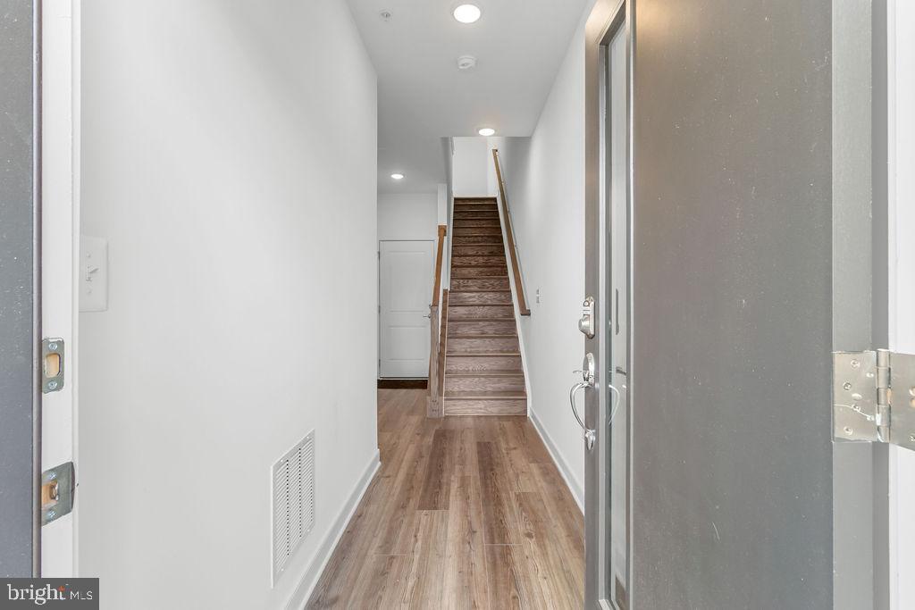 Real estate listing preview #3