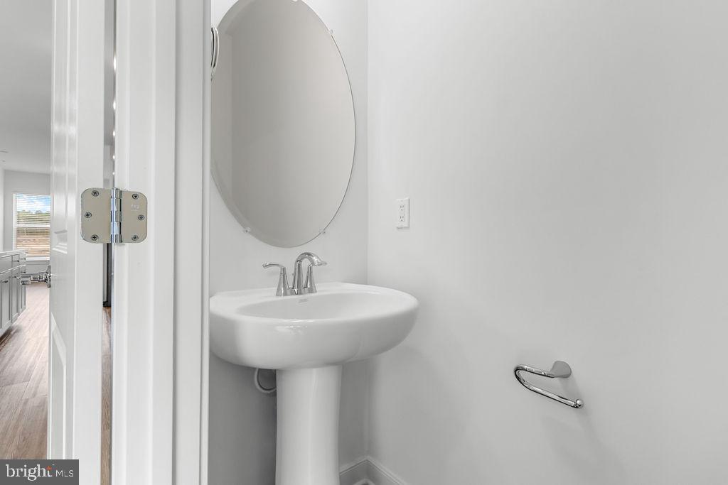 Real estate listing preview #16