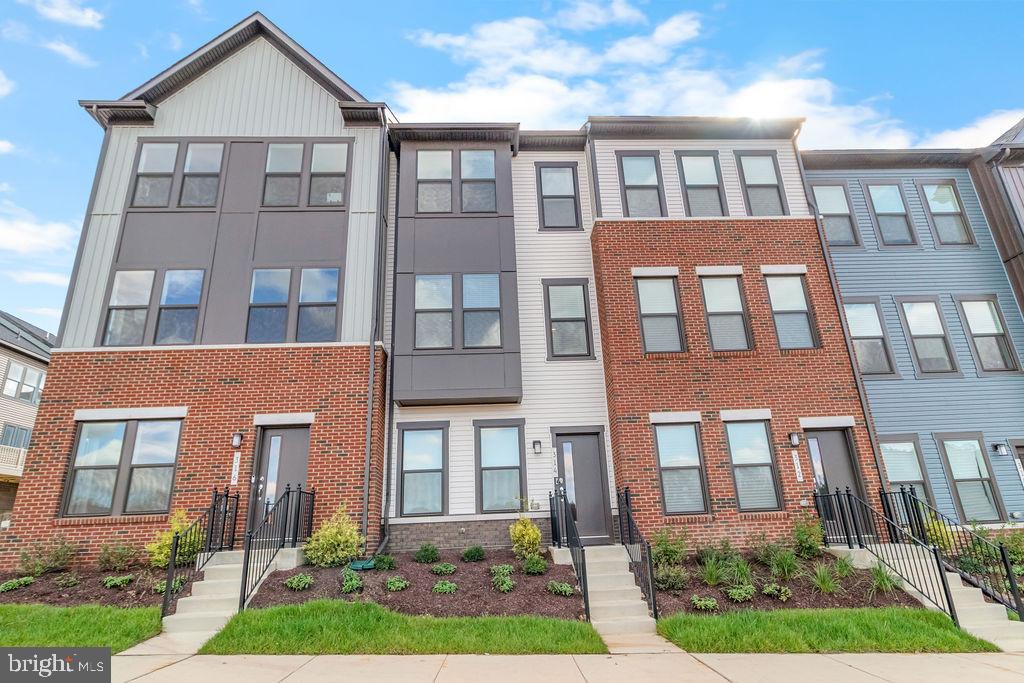 Real estate listing preview #1