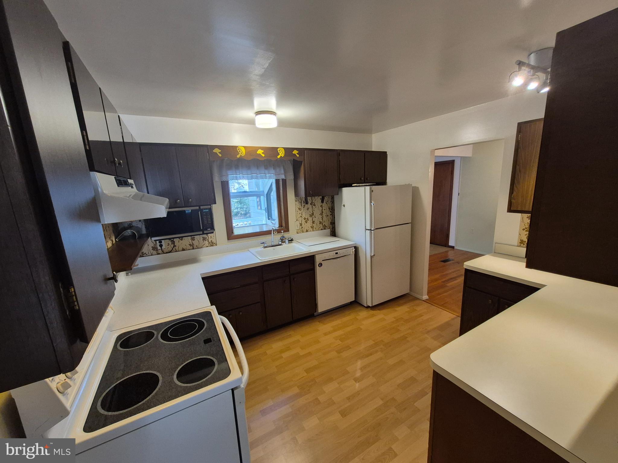 Real estate listing preview #5