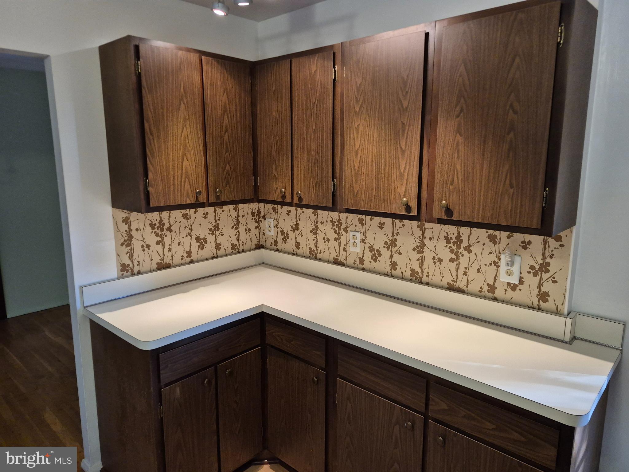 Real estate listing preview #8