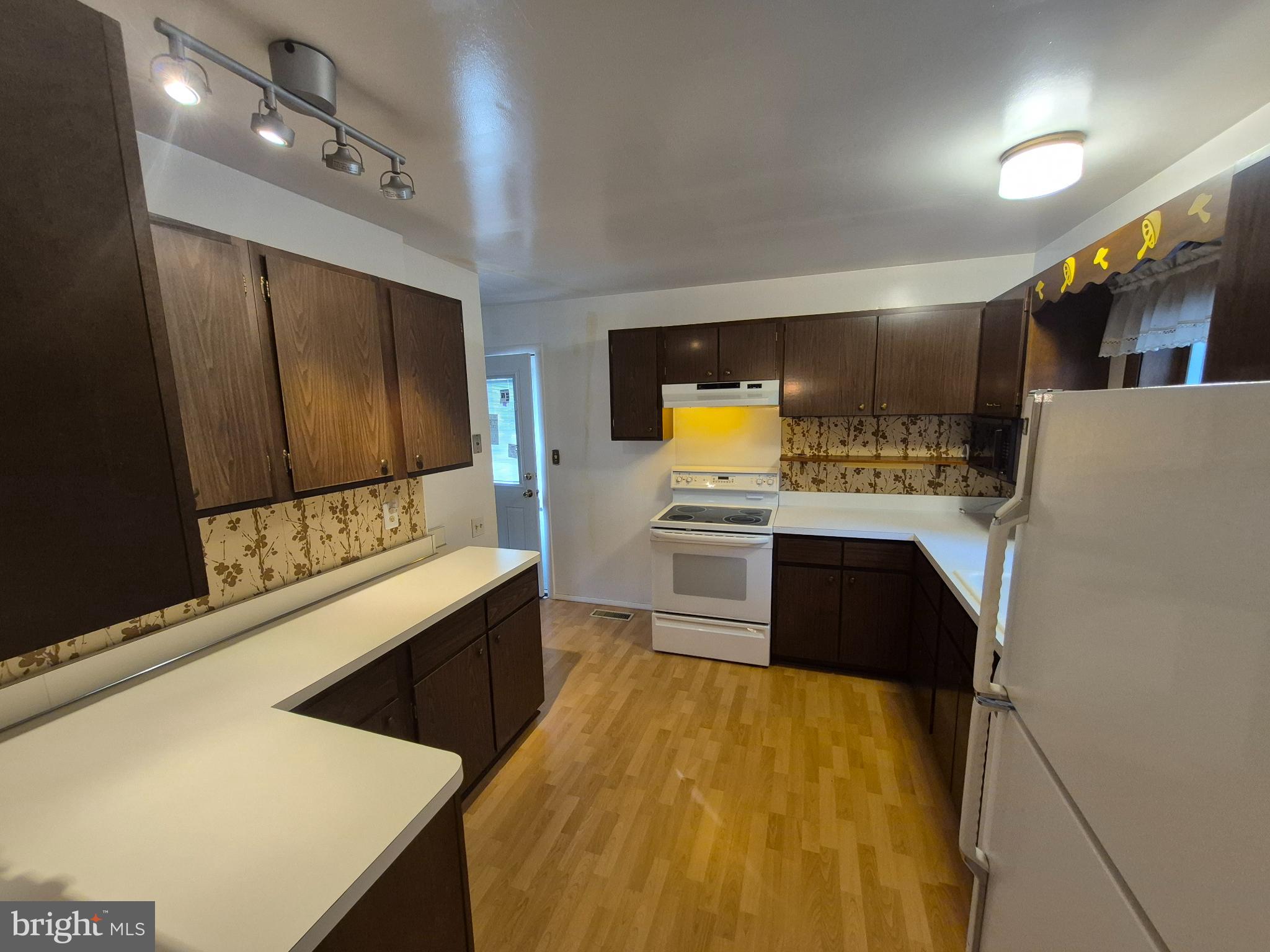 Real estate listing preview #4