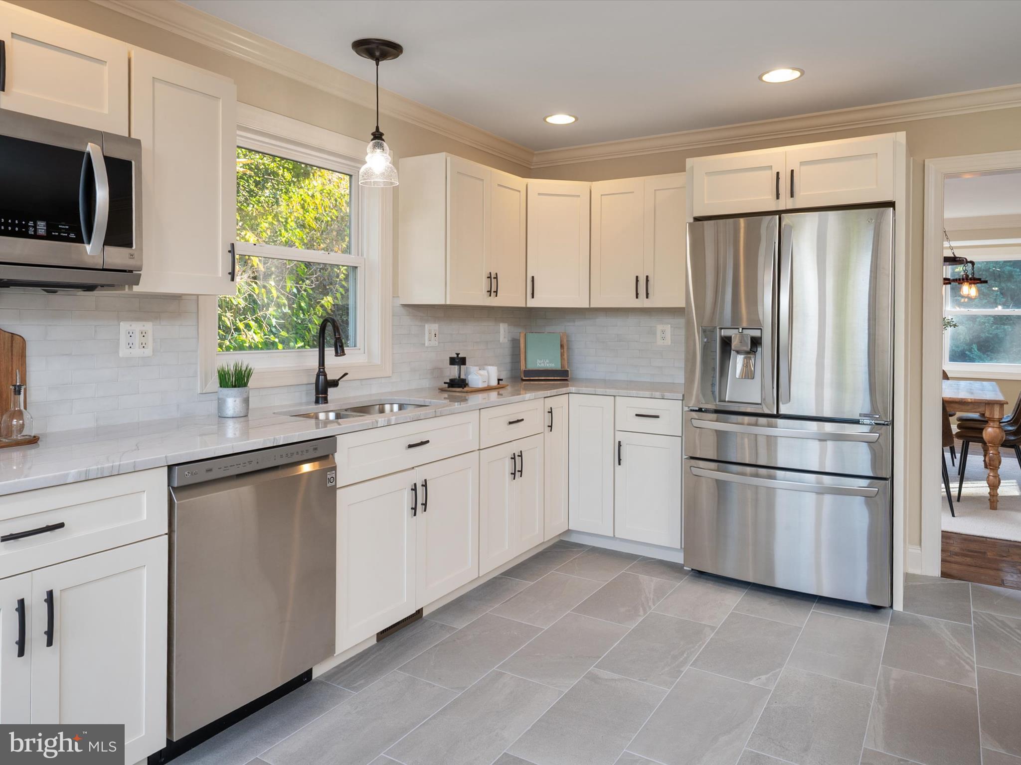 Real estate listing preview #3