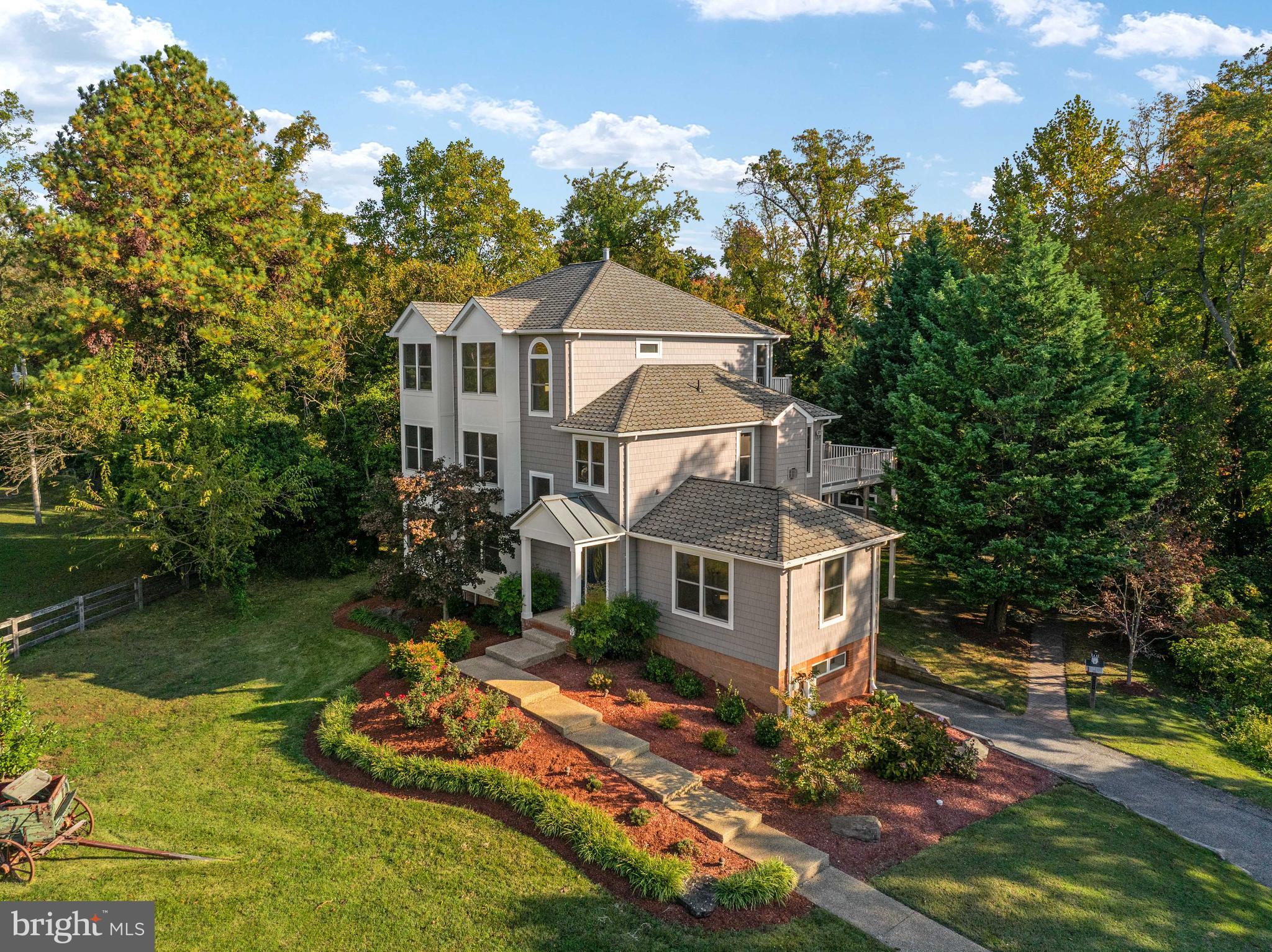 Real estate listing preview #1