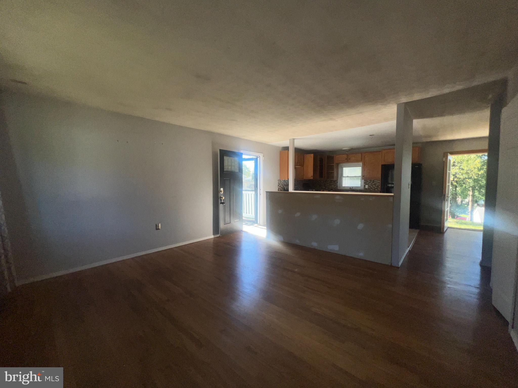 Real estate listing preview #9