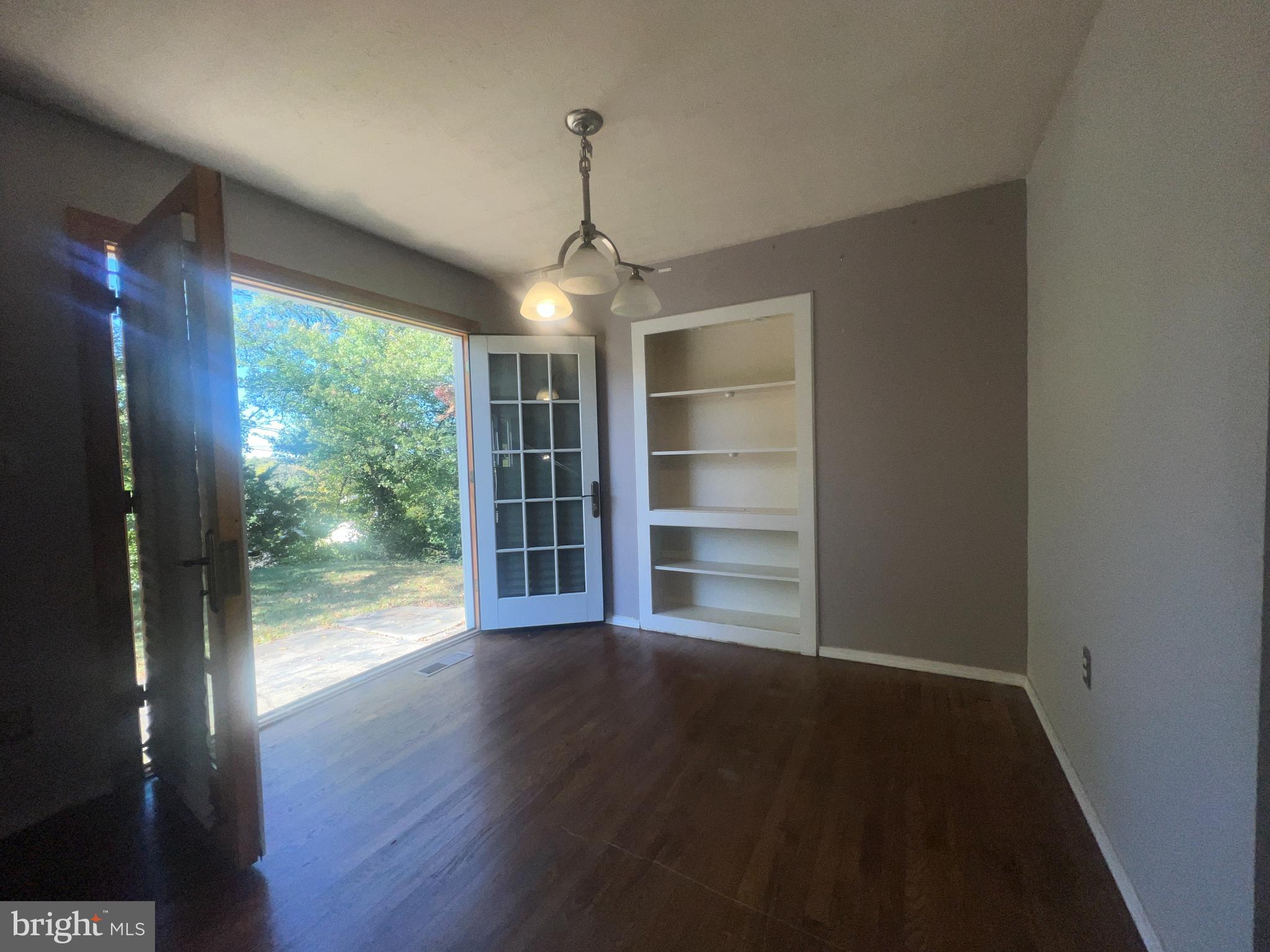 Real estate listing preview #5