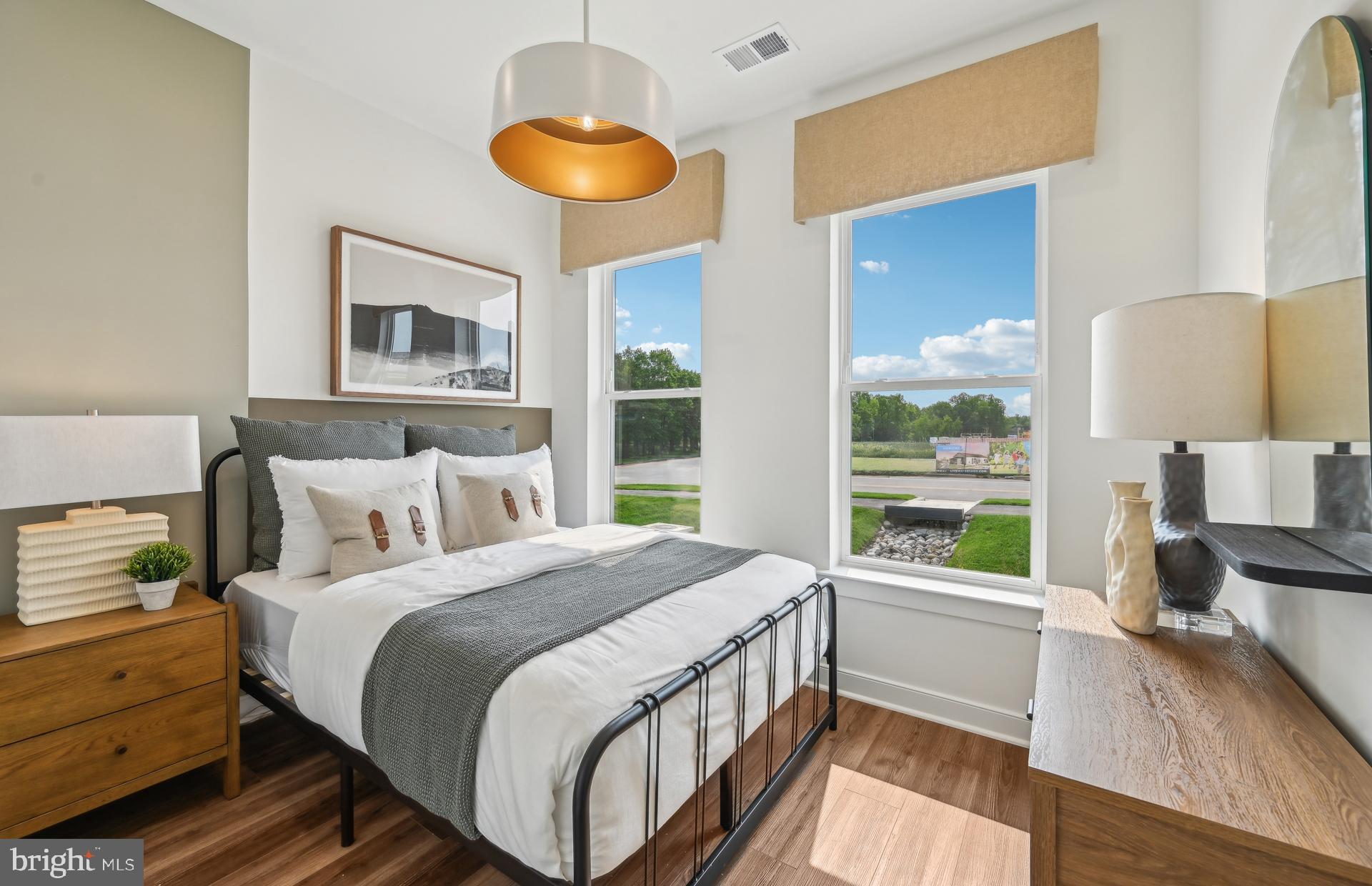 Real estate listing preview #2