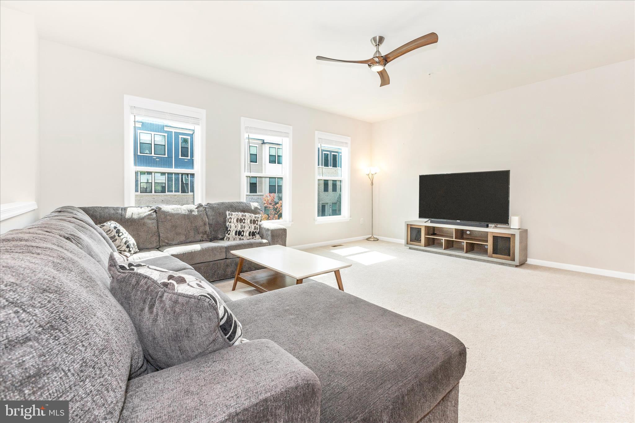 Real estate listing preview #6