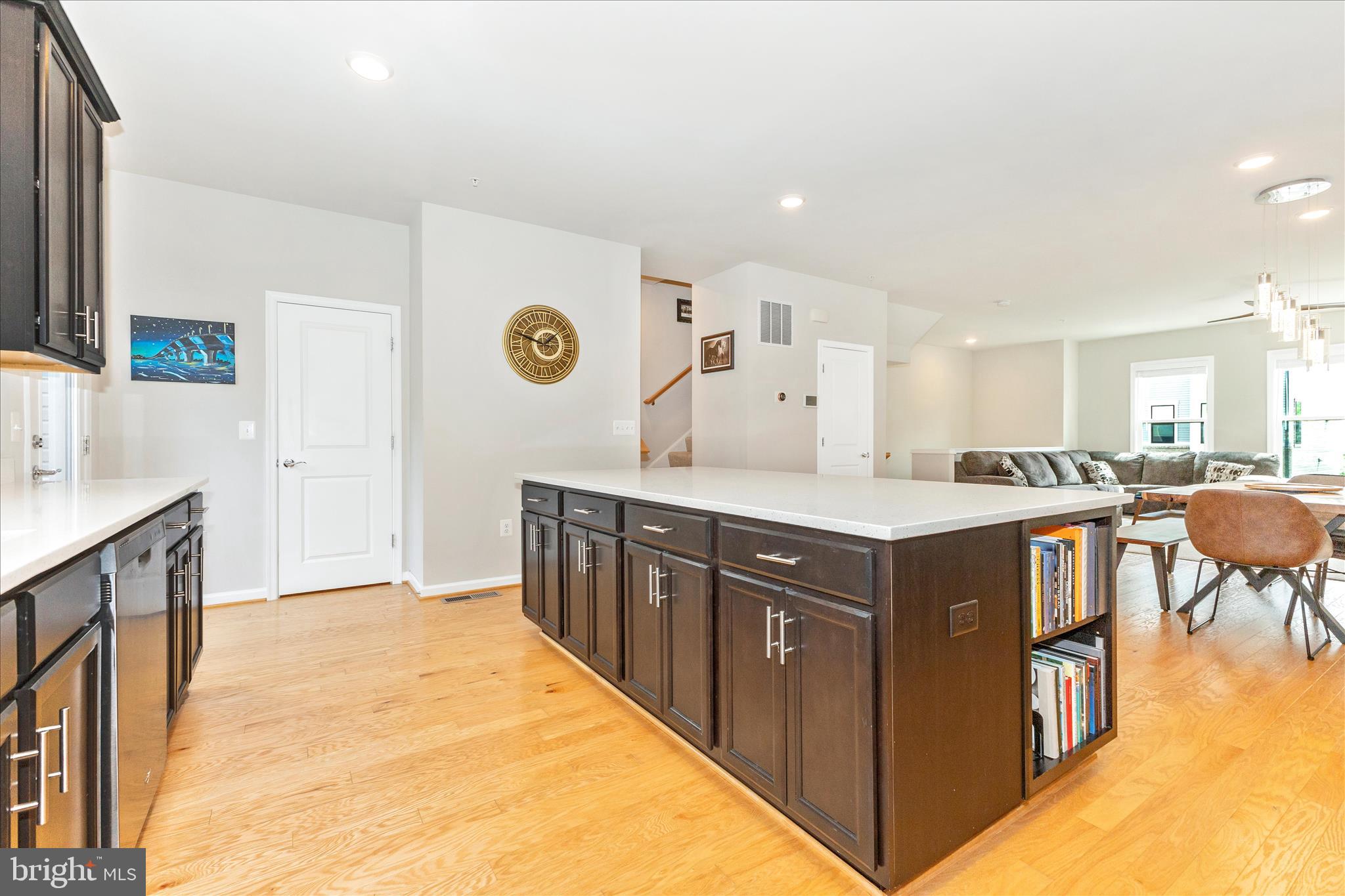 Real estate listing preview #16