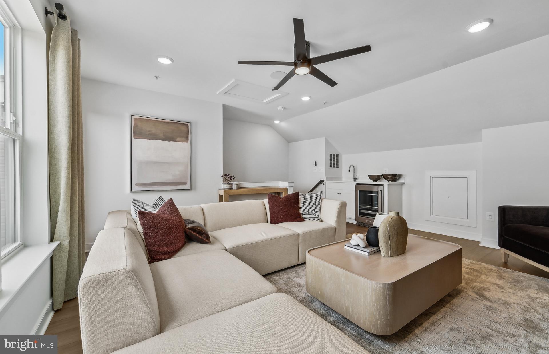 Real estate listing preview #24