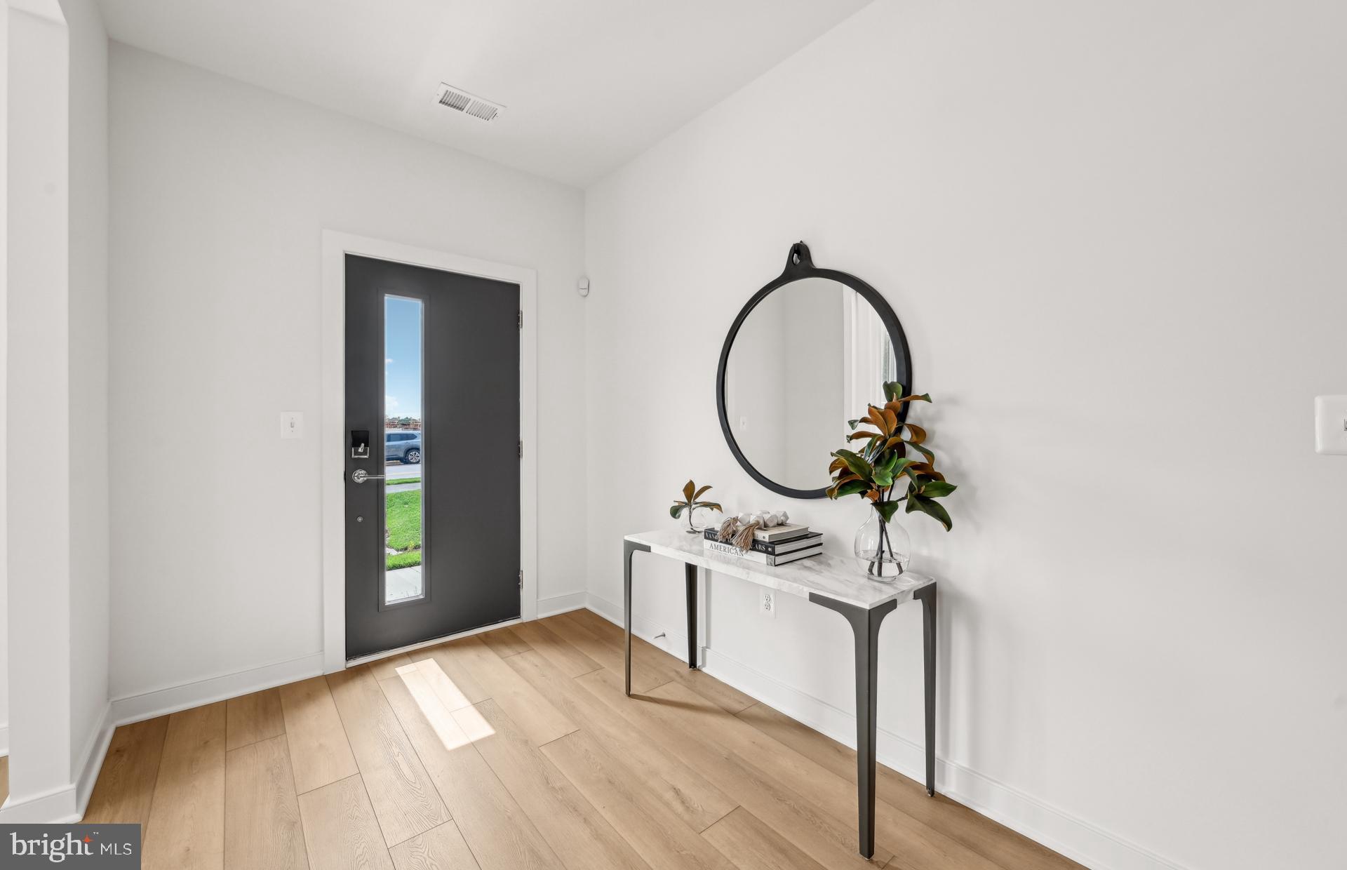 Real estate listing preview #2