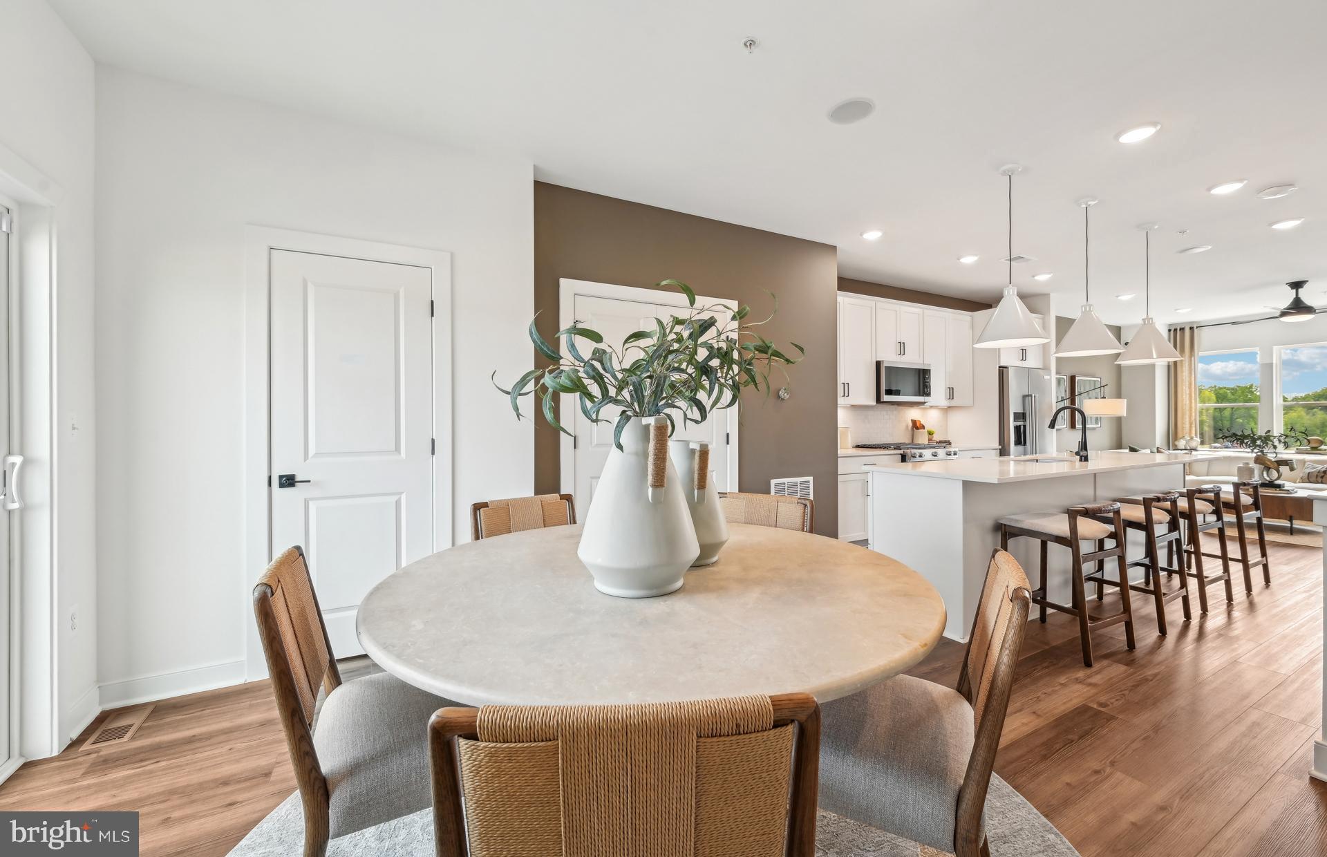 Real estate listing preview #8