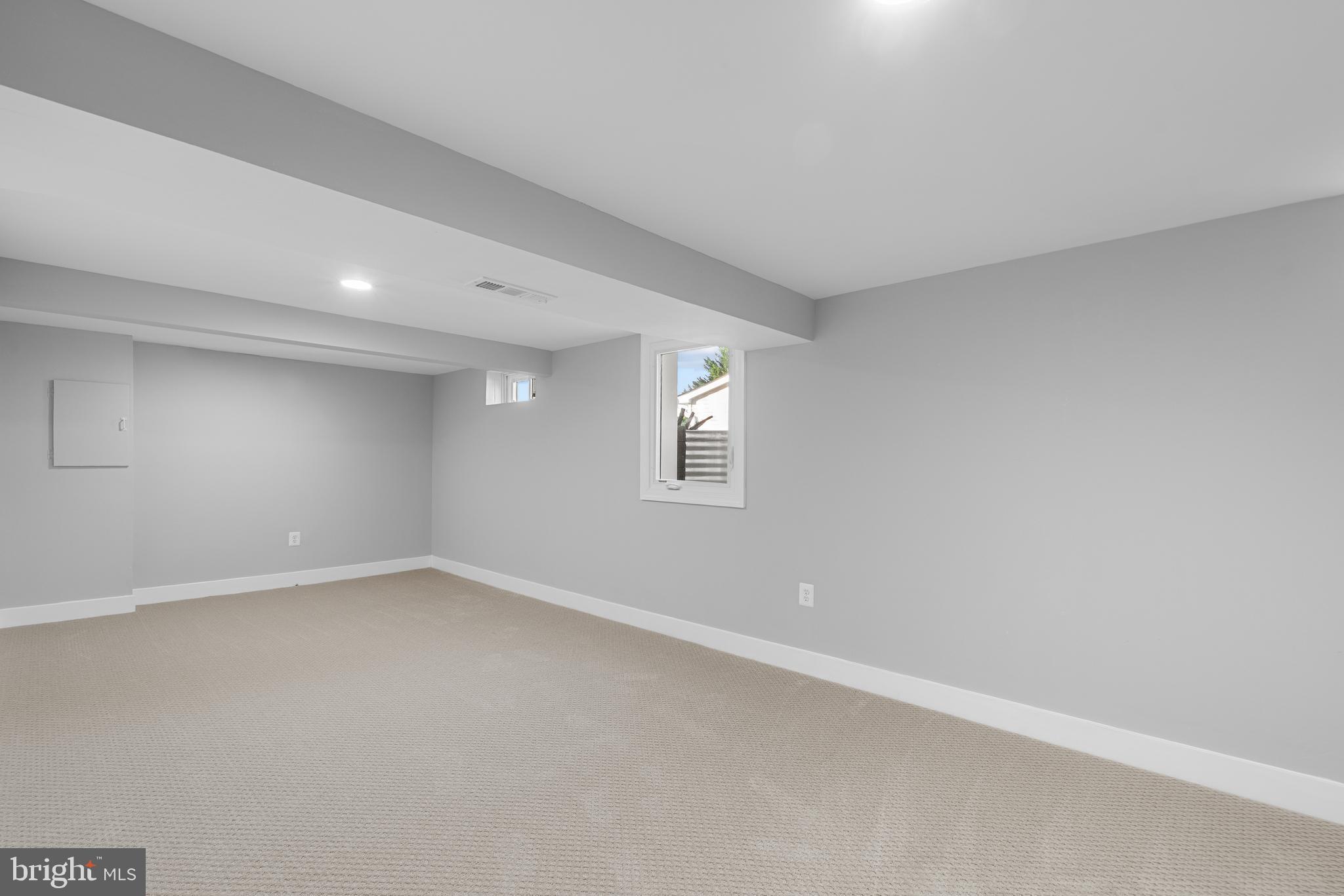 Real estate listing preview #24