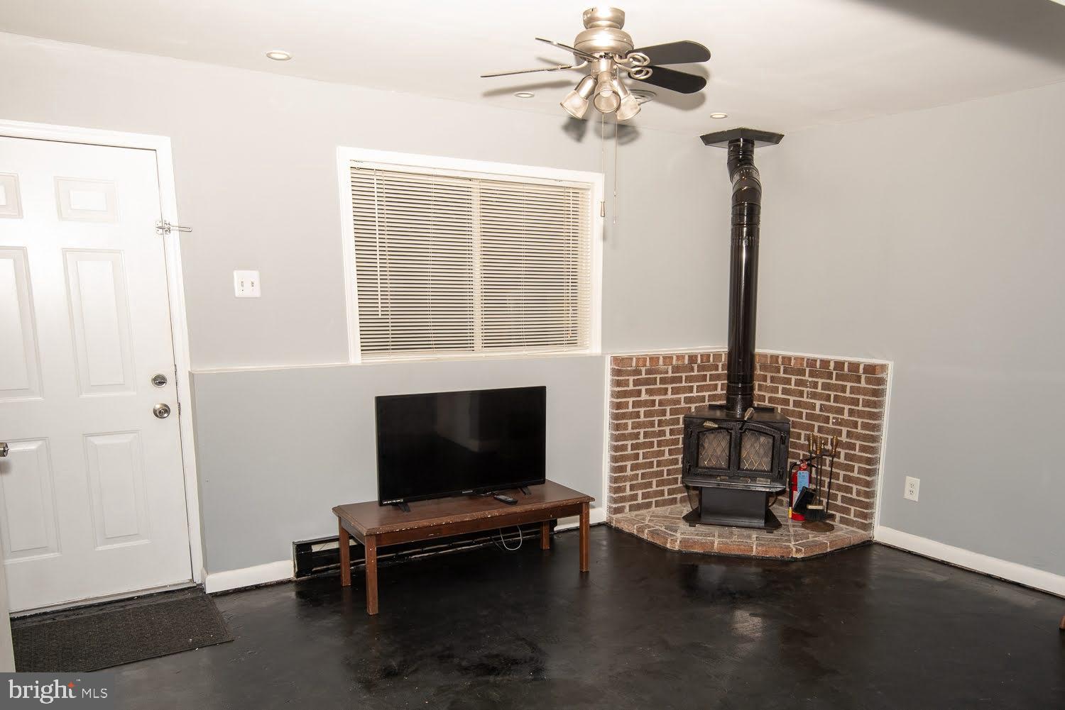 Real estate listing preview #9