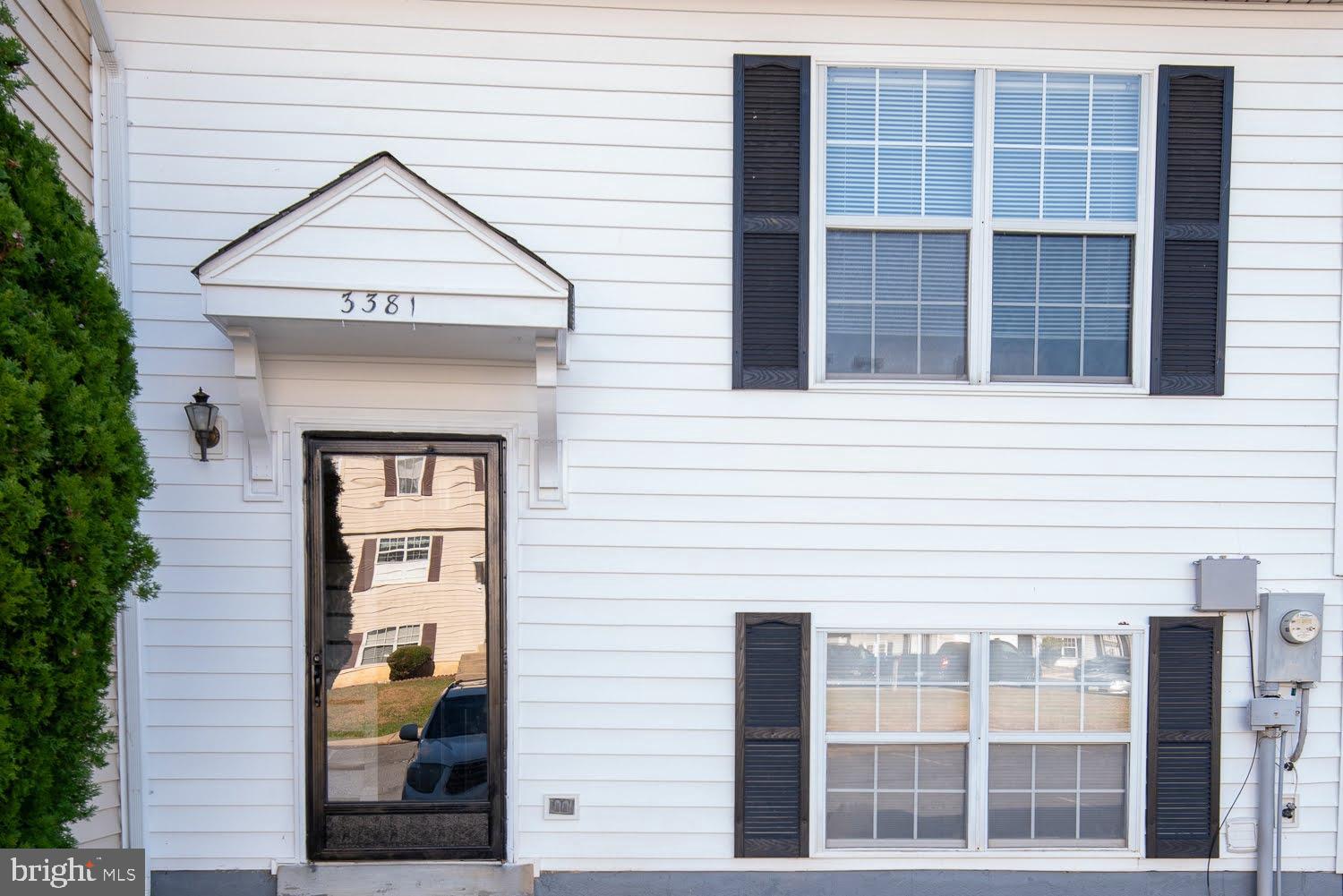 Real estate listing preview #2