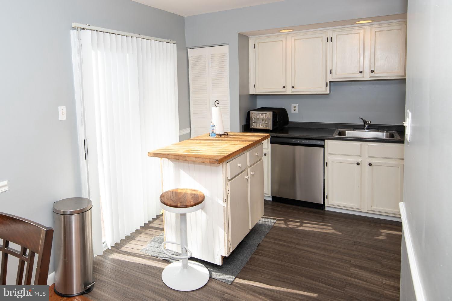 Real estate listing preview #4