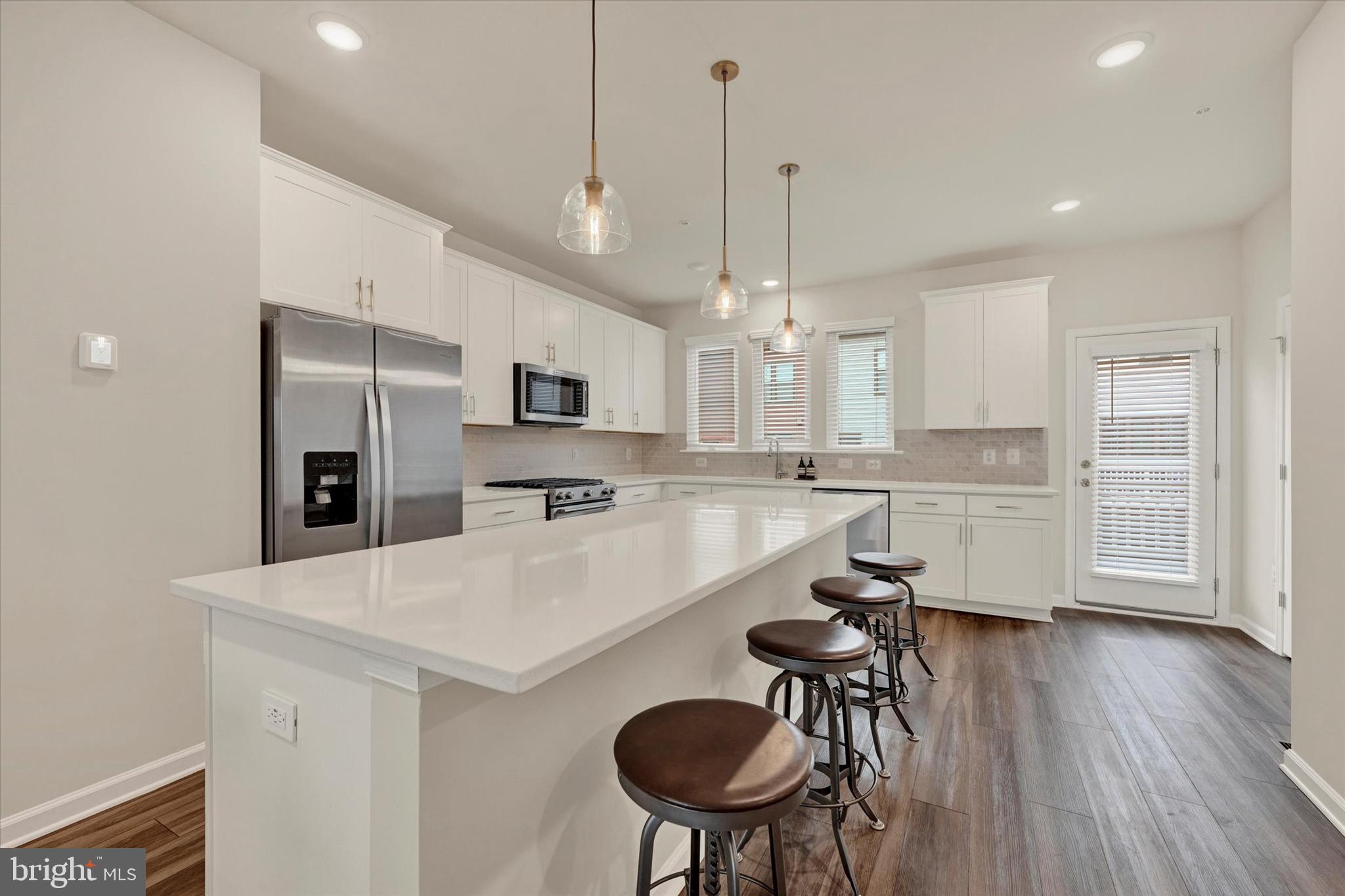 Real estate listing preview #10