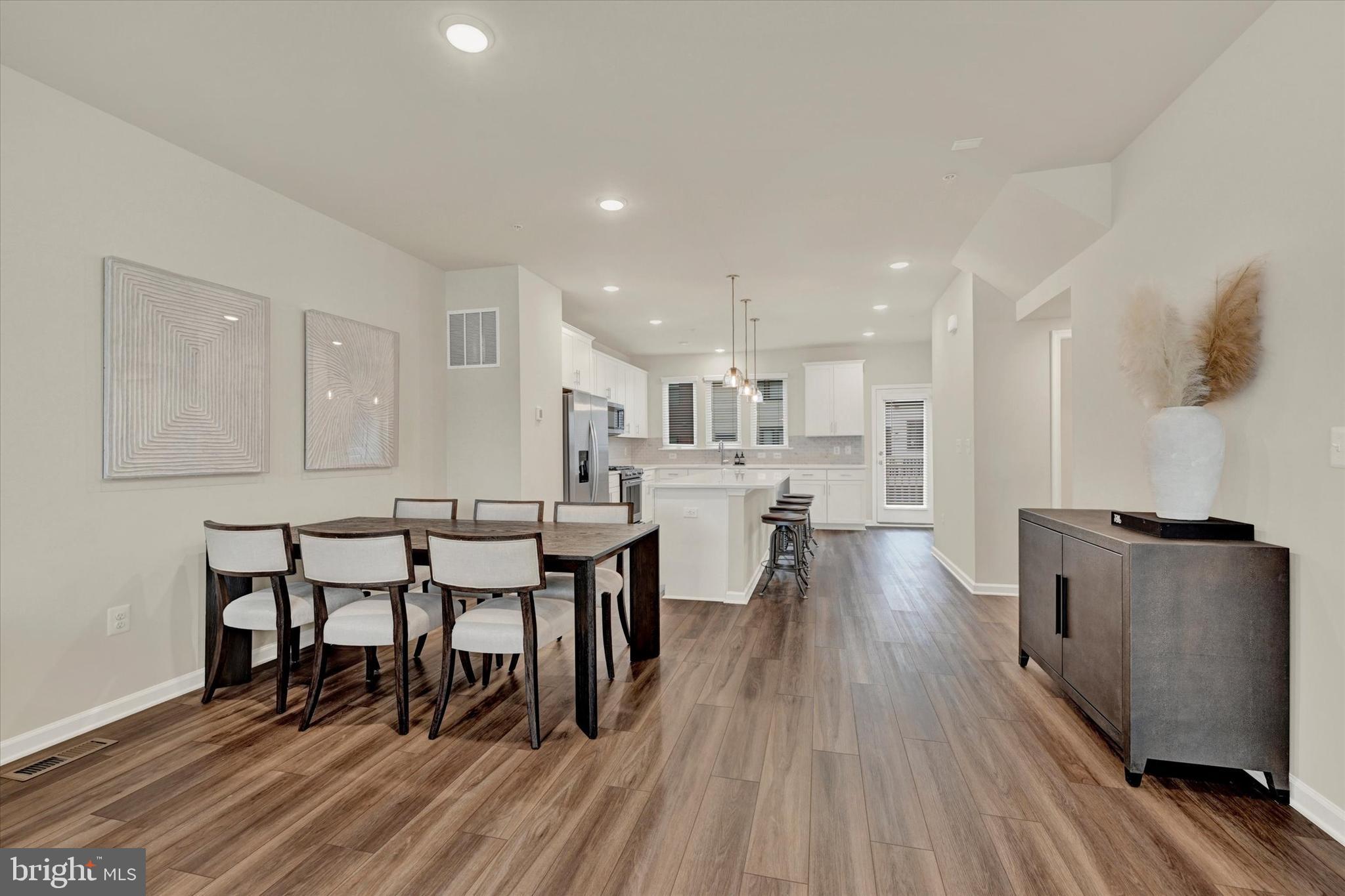 Real estate listing preview #16