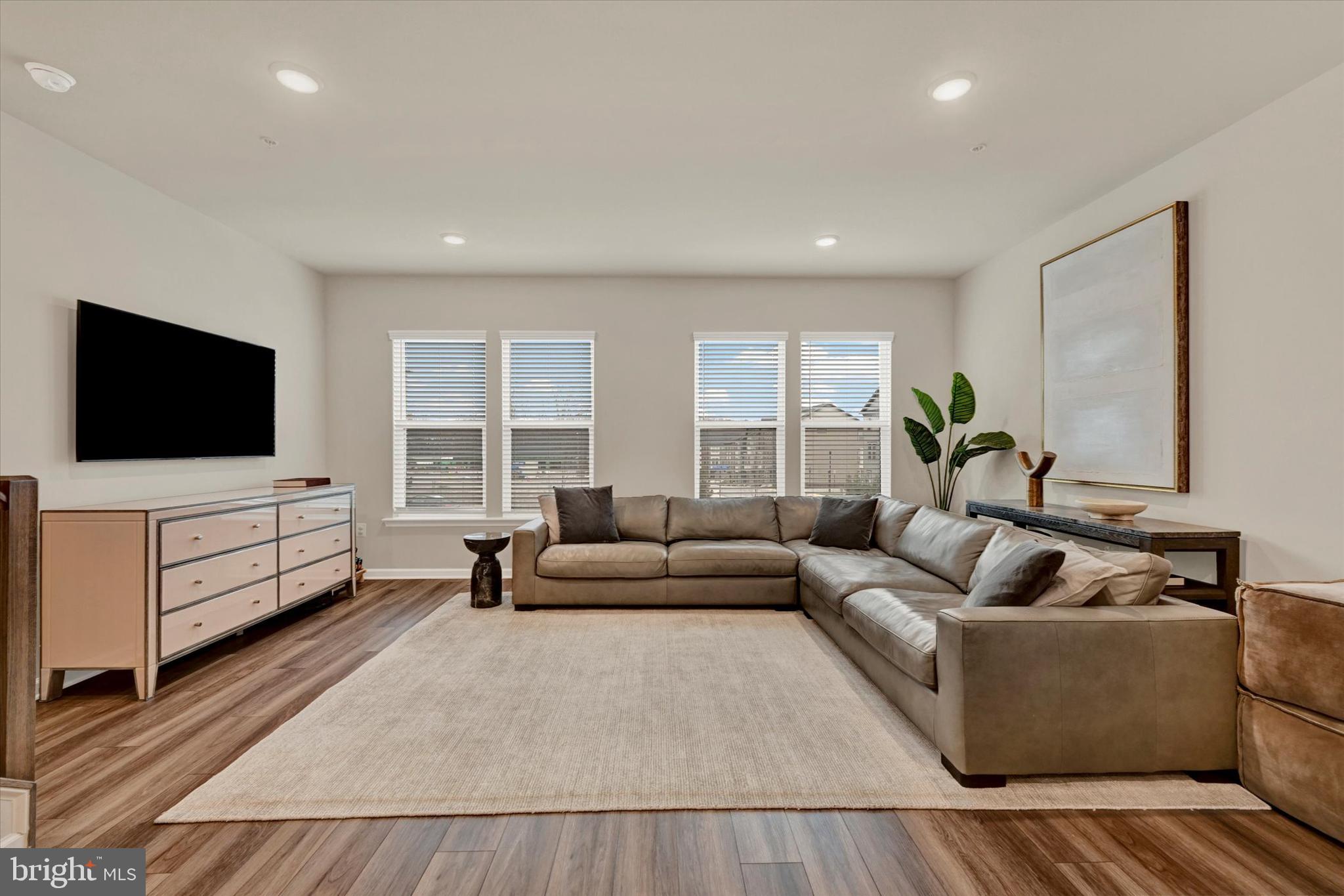 Real estate listing preview #17