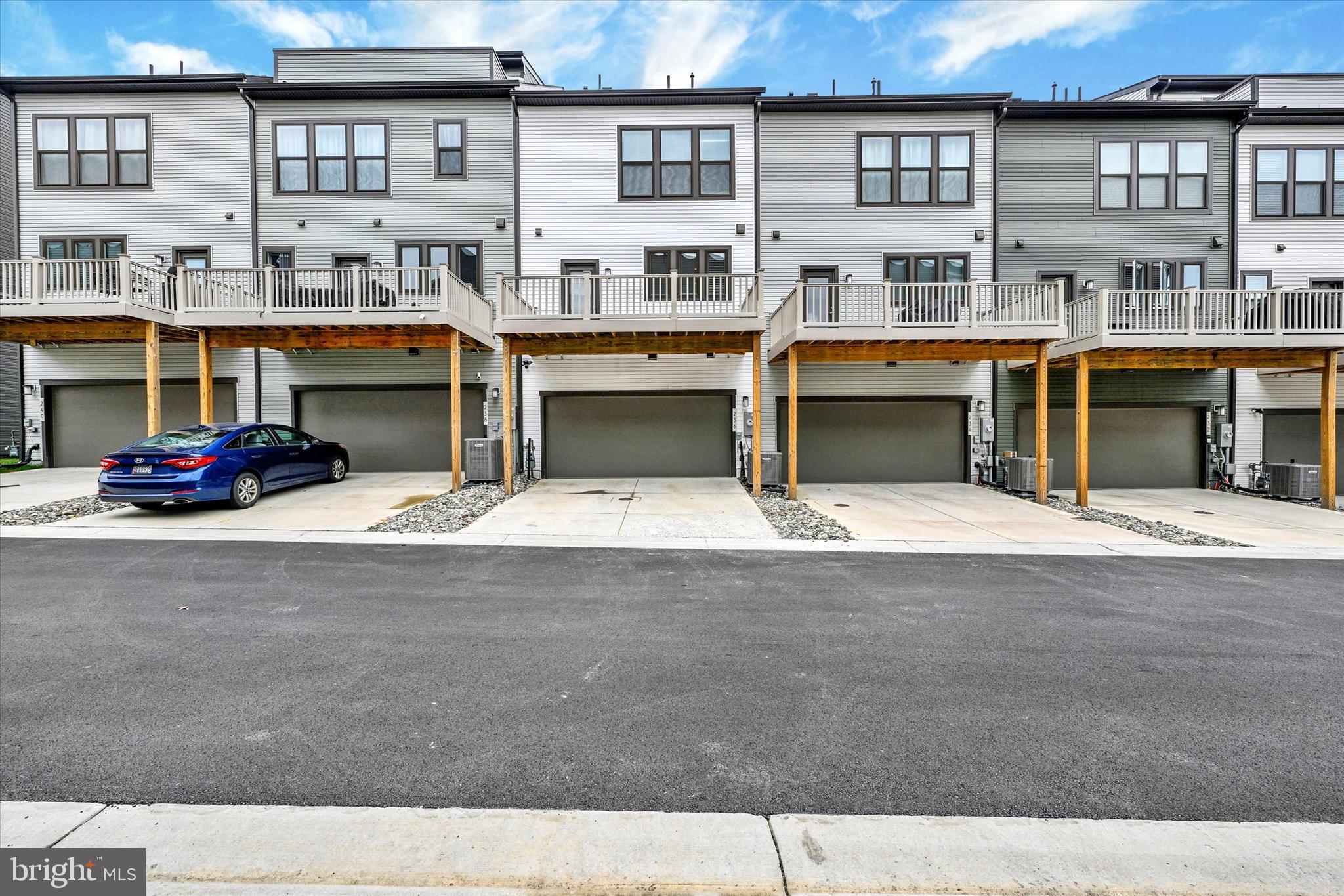 Real estate listing preview #3