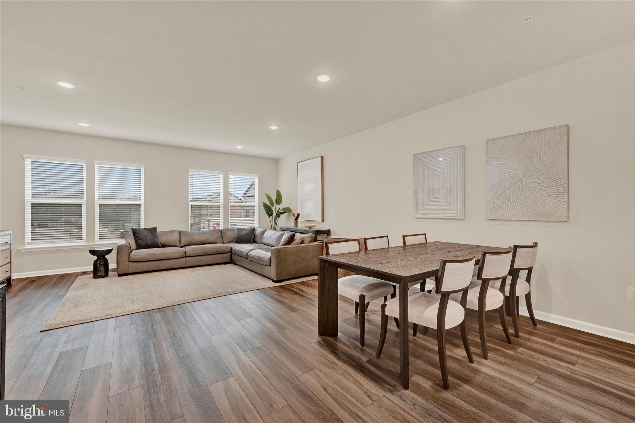 Real estate listing preview #15