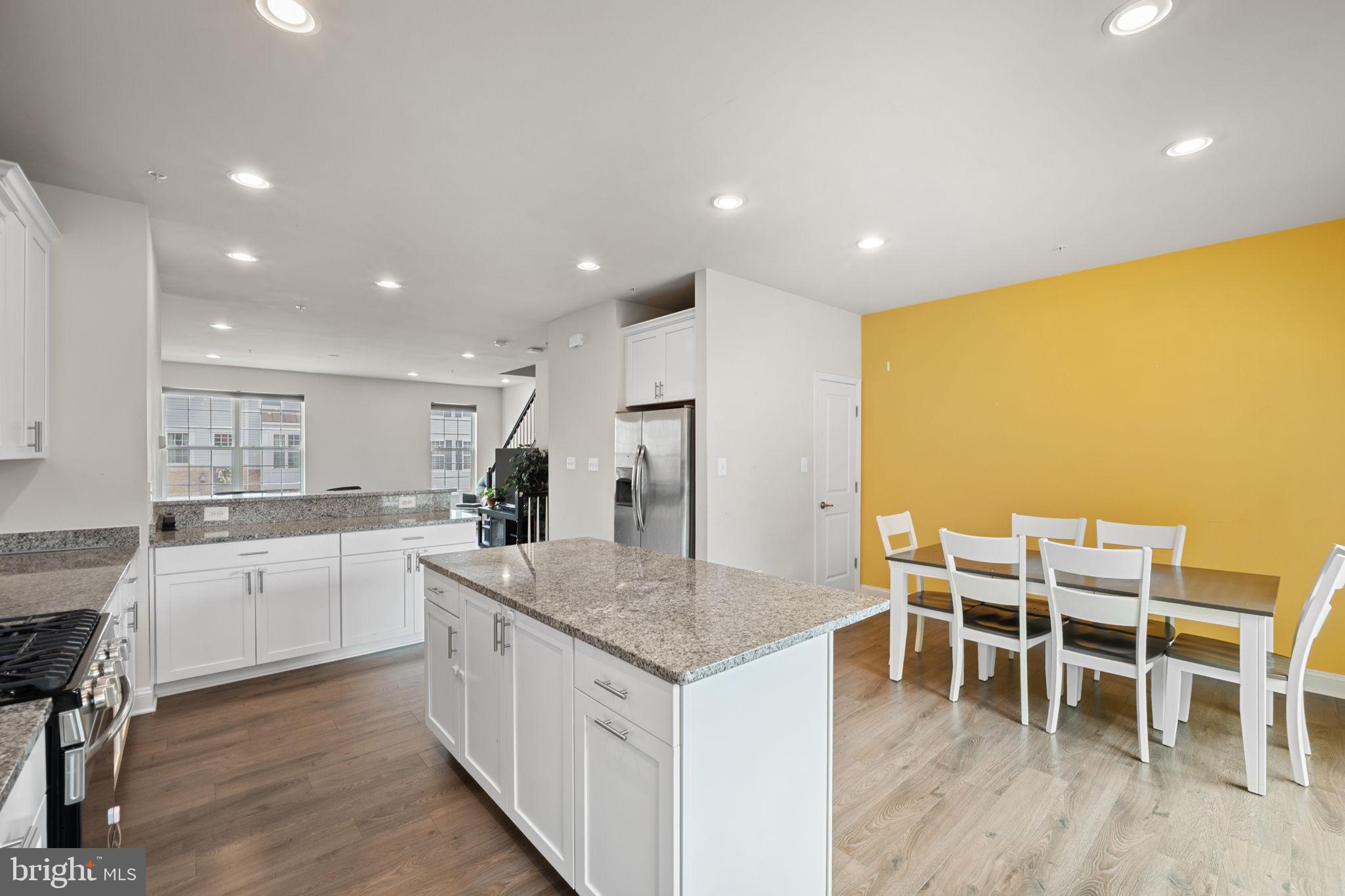 Real estate listing preview #13